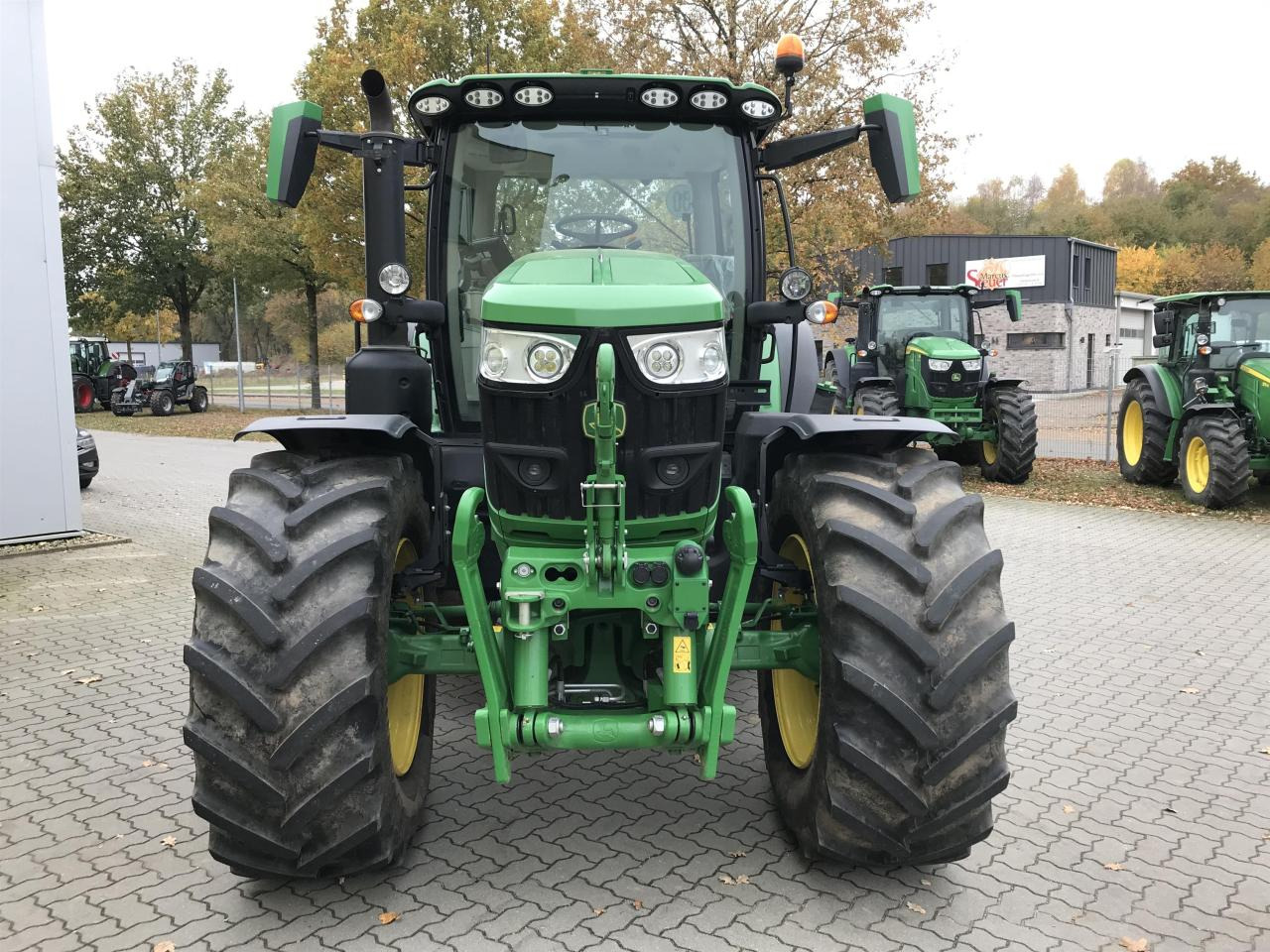 John Deere 6R 155 - Traktors: foto 3 John Deere 6R 155 - Traktors: foto 3