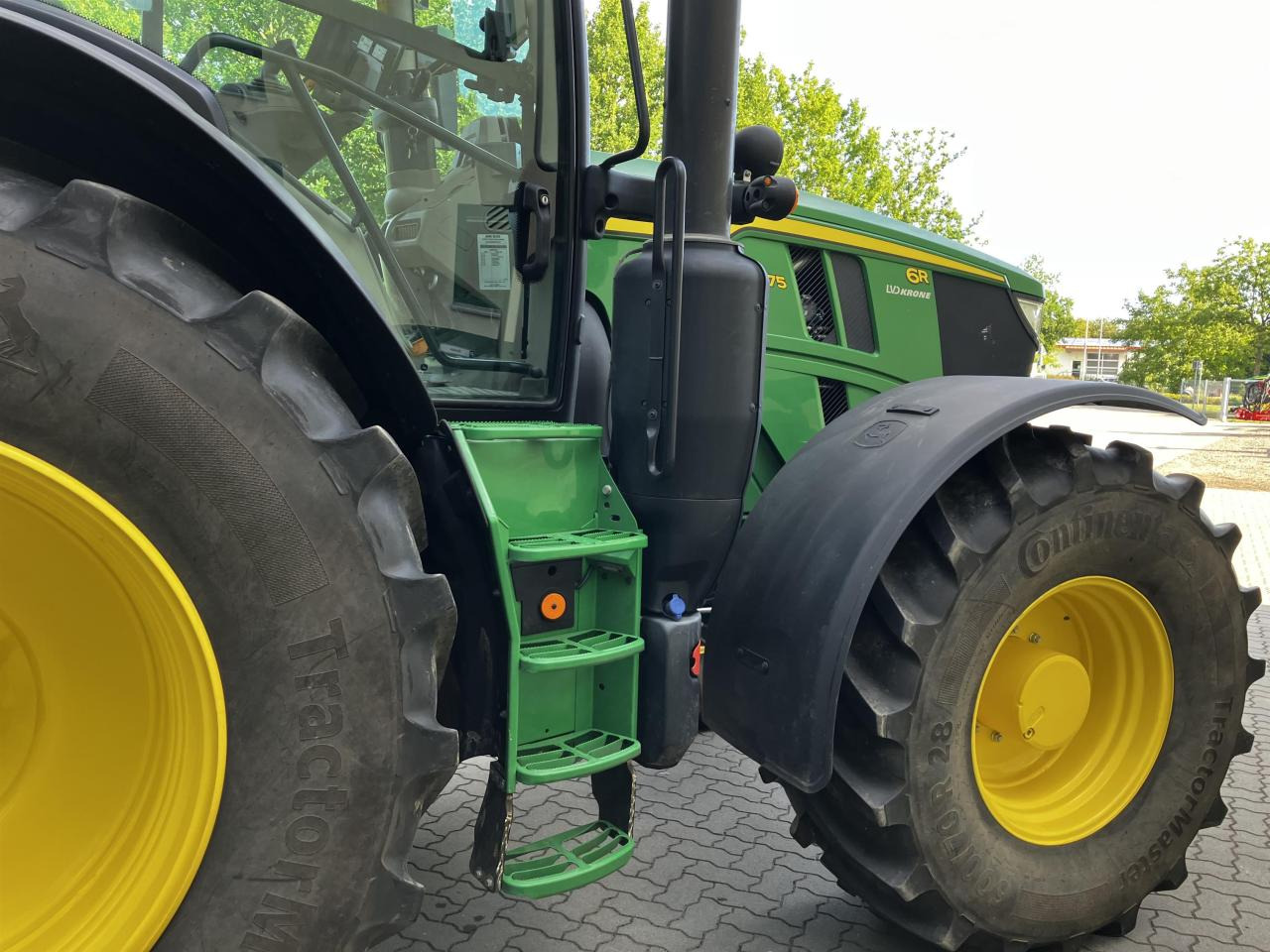 John Deere 6R 175 - Traktors: foto 2 John Deere 6R 175 - Traktors: foto 2