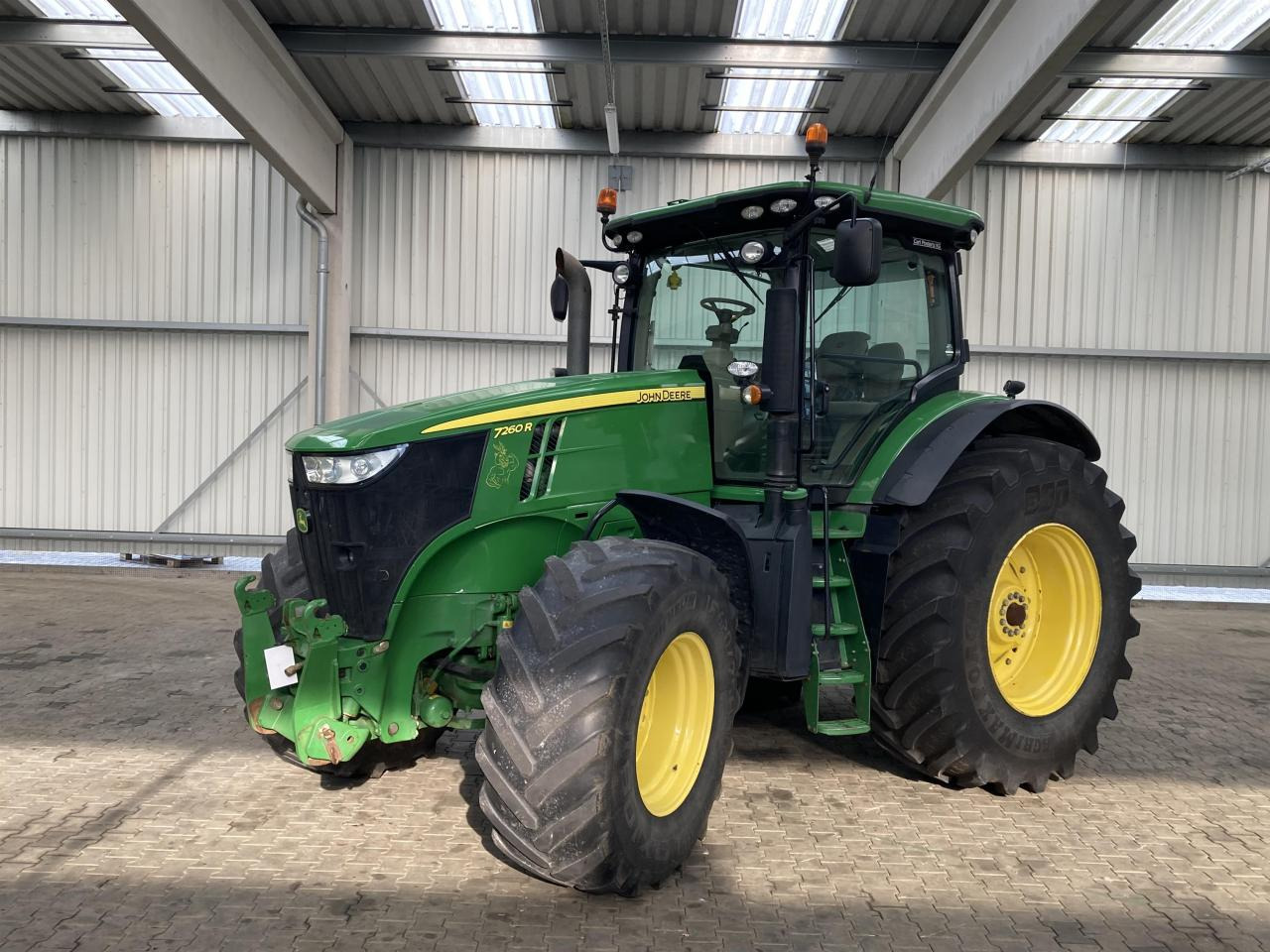 John Deere 7260R - Traktors: foto 1 John Deere 7260R - Traktors: foto 1