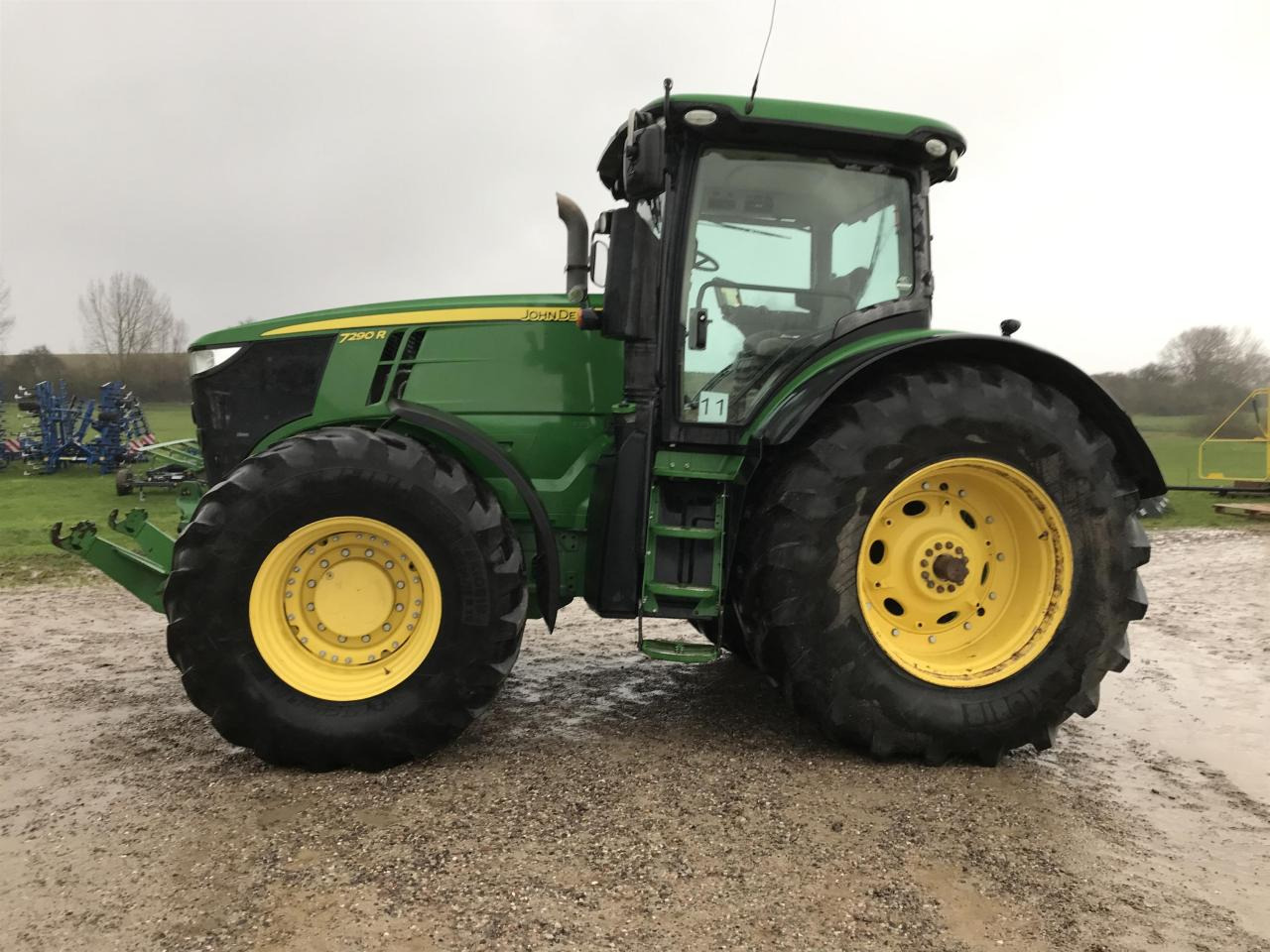 Traktors John Deere 7290R: foto 1