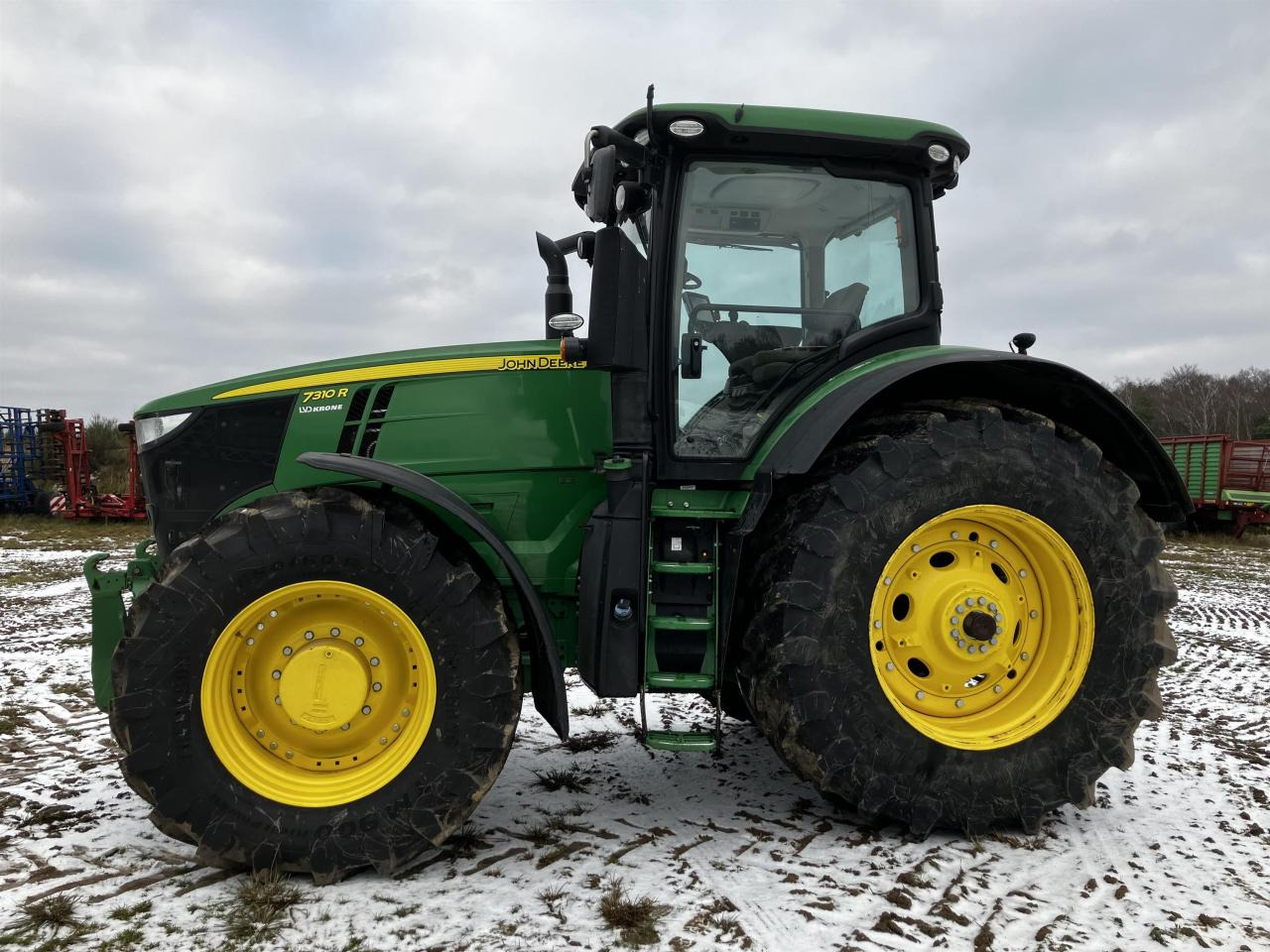 John Deere 7310R - Traktors: foto 1 John Deere 7310R - Traktors: foto 1