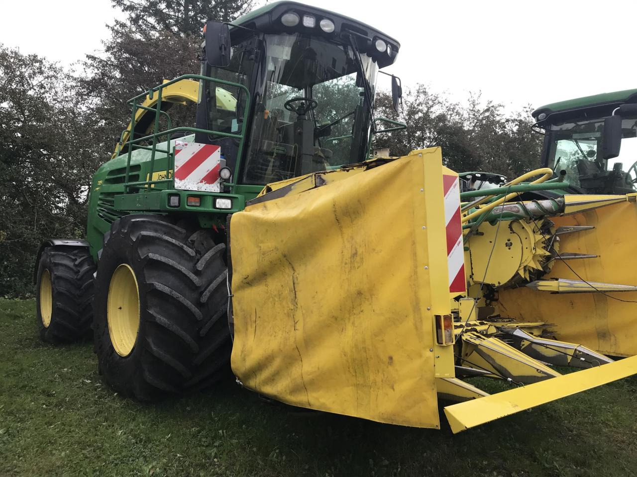 John Deere 7350 - Lopbarības kombains: foto 1 John Deere 7350 - Lopbarības kombains: foto 1