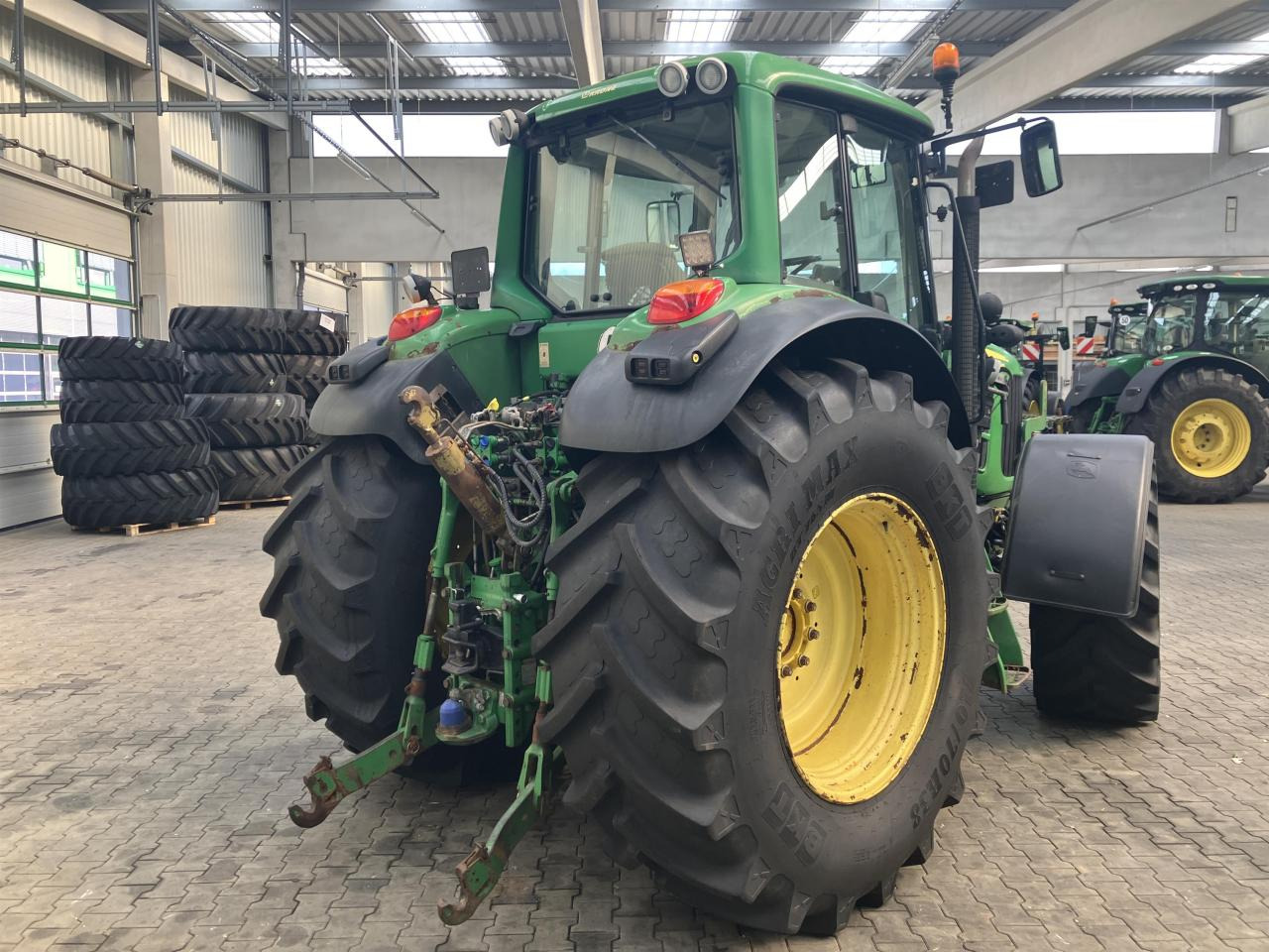 John Deere 7530 PREMIUM - Traktors: foto 3 John Deere 7530 PREMIUM - Traktors: foto 3
