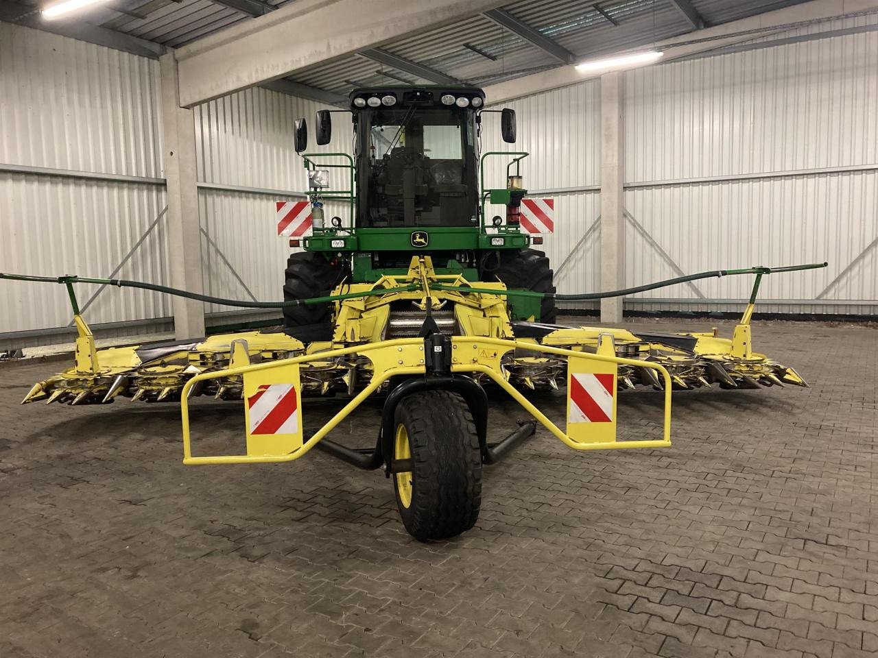 John Deere 7750i - Lopbarības kombains: foto 2 John Deere 7750i - Lopbarības kombains: foto 2
