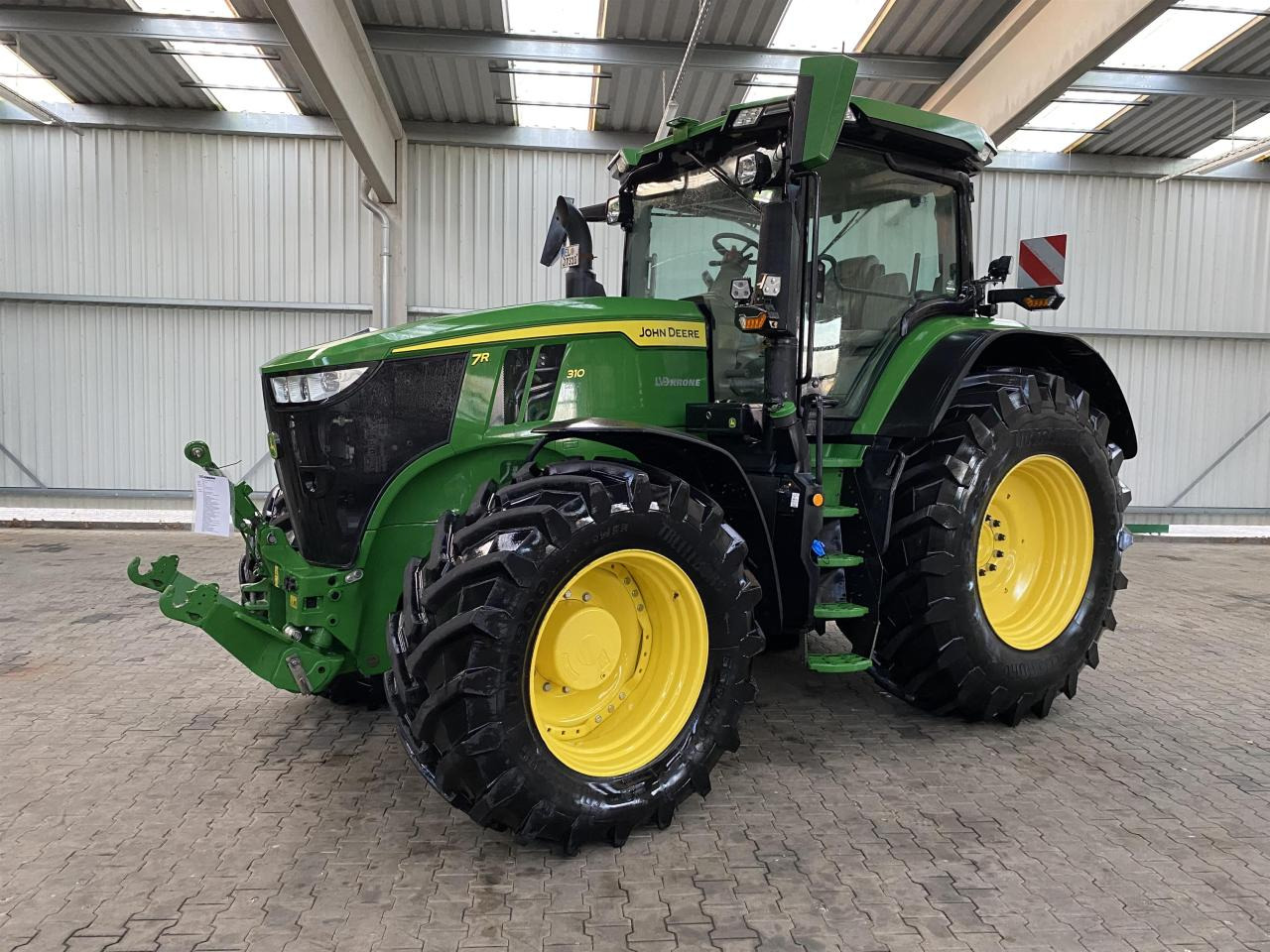 John Deere 7R 310 - Traktors: foto 1 John Deere 7R 310 - Traktors: foto 1