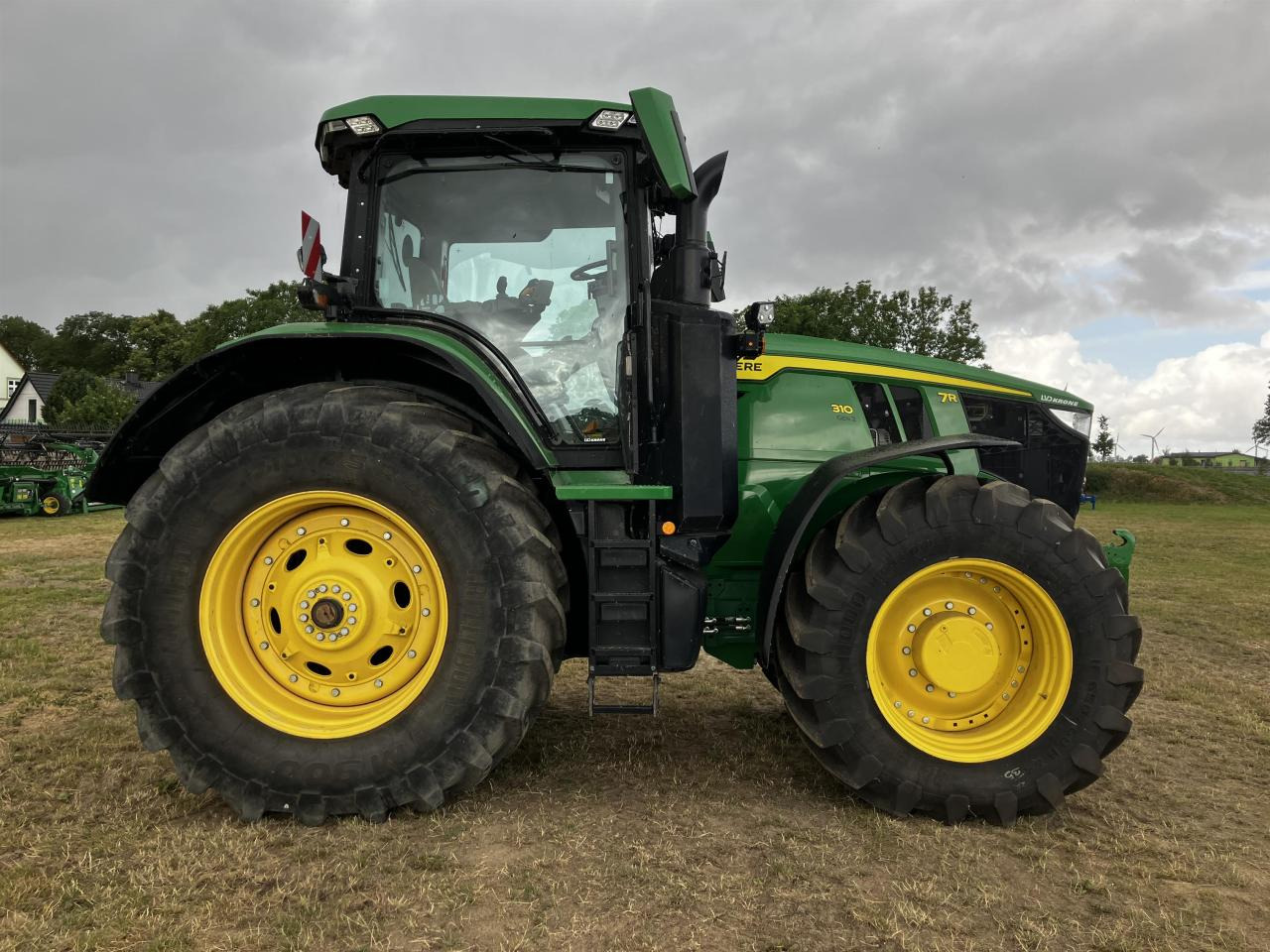John Deere 7R 310 - Traktors: foto 2 John Deere 7R 310 - Traktors: foto 2