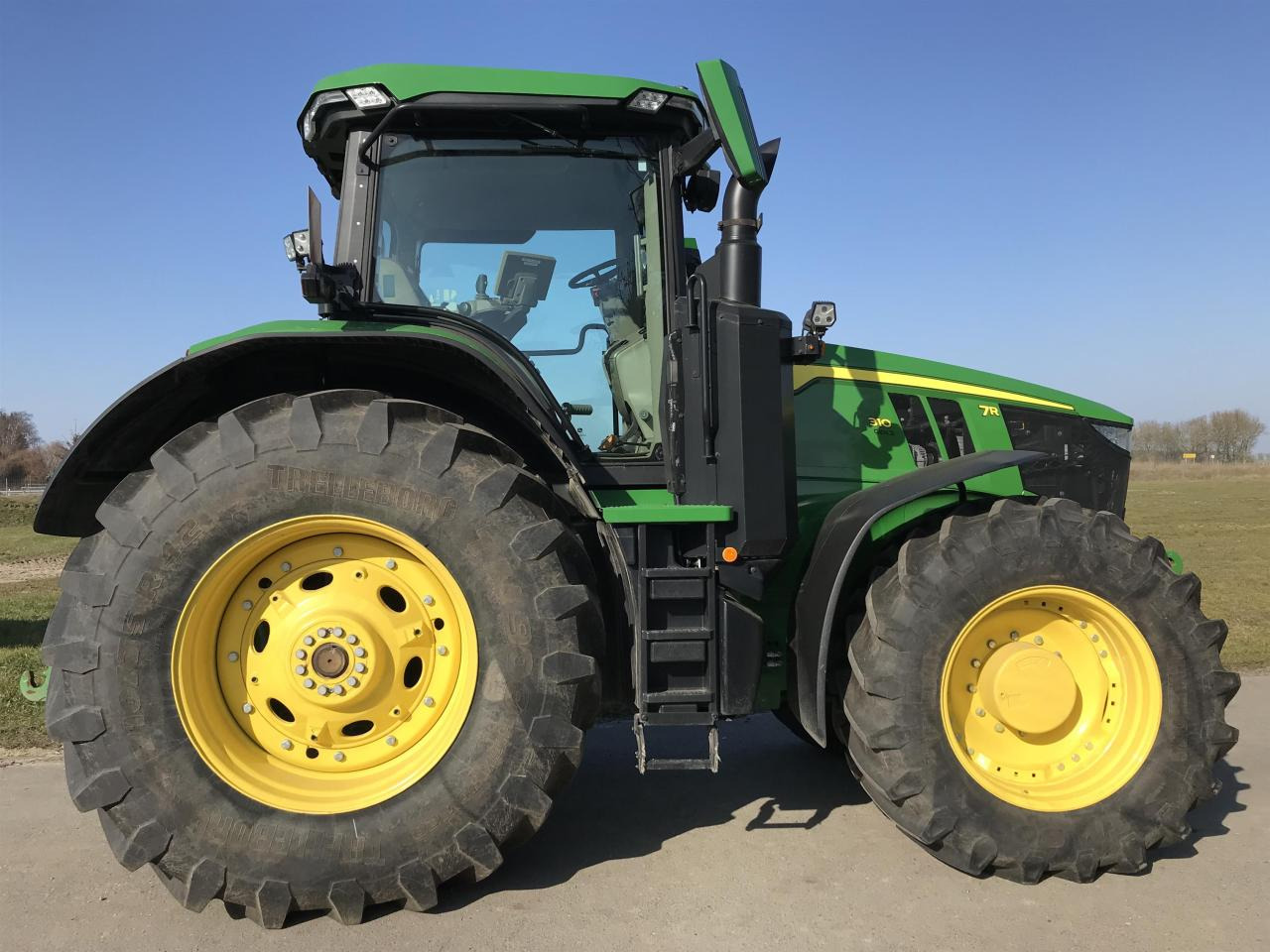 John Deere 7R 310 - Traktors: foto 2 John Deere 7R 310 - Traktors: foto 2