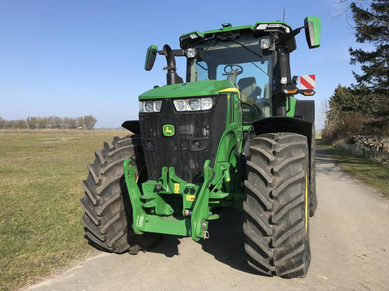 John Deere 7R 310 - Traktors: foto 3 John Deere 7R 310 - Traktors: foto 3