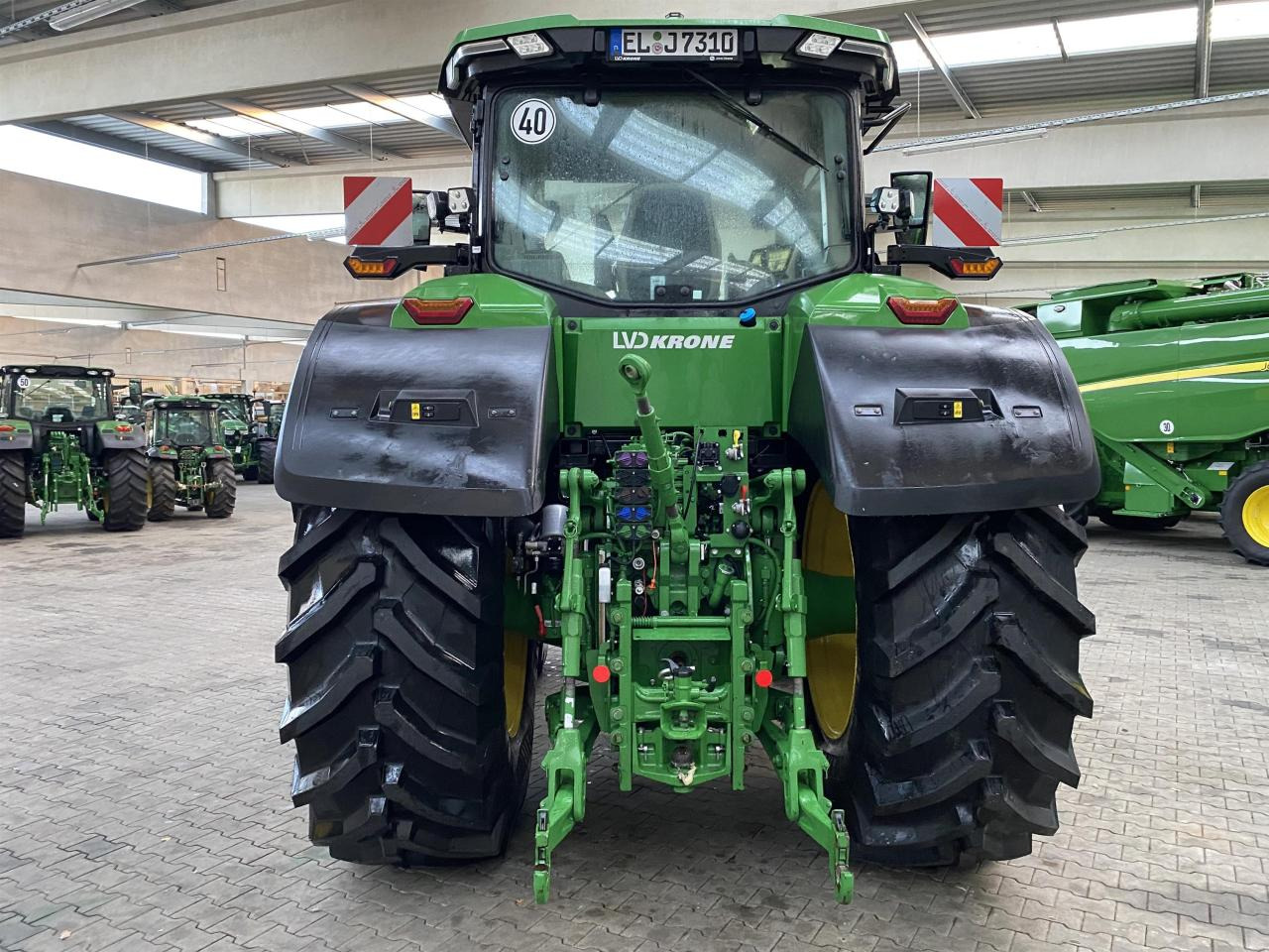 John Deere 7R 310 - Traktors: foto 5 John Deere 7R 310 - Traktors: foto 5