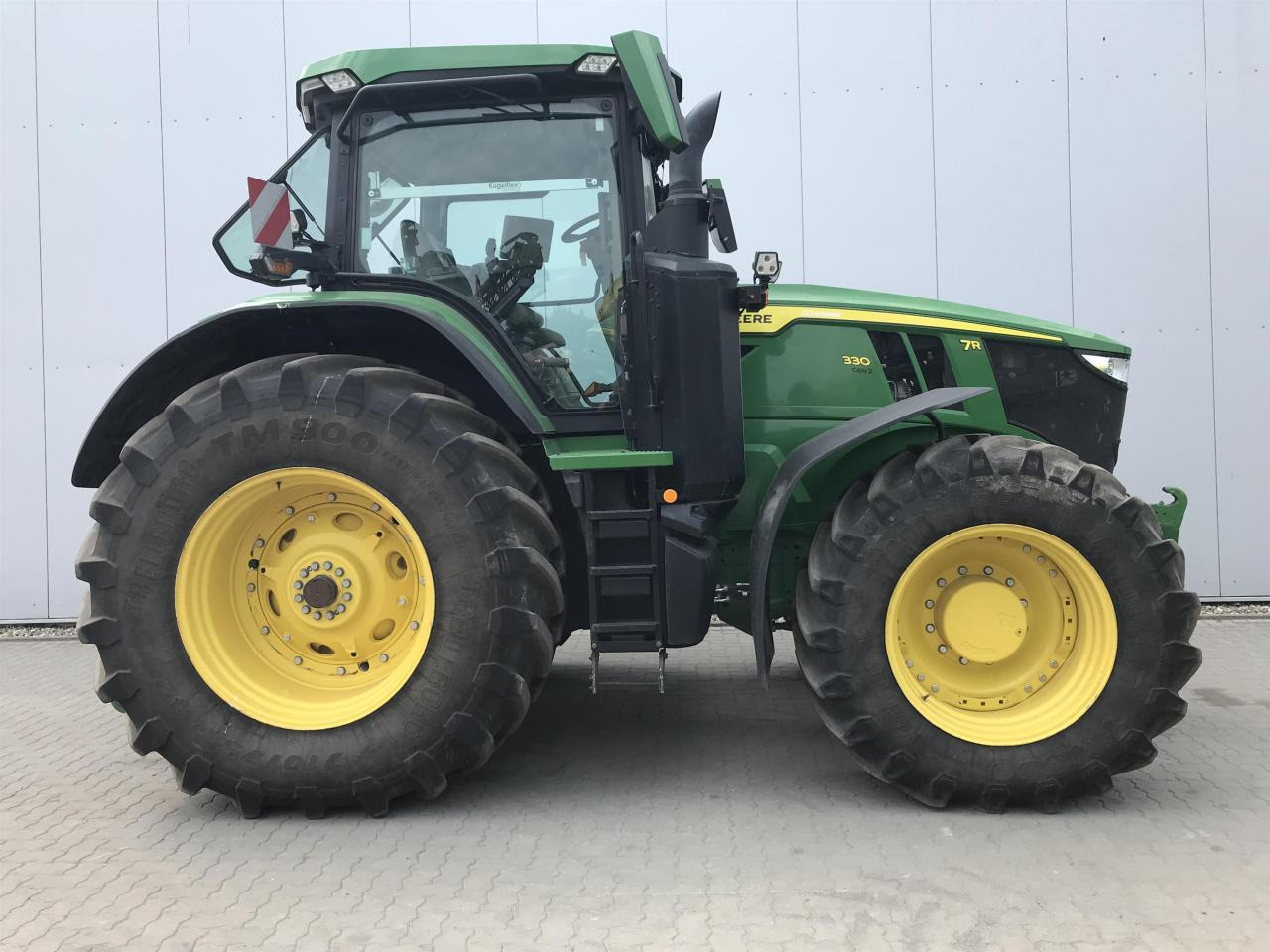 John Deere 7R 330 - Traktors: foto 2 John Deere 7R 330 - Traktors: foto 2