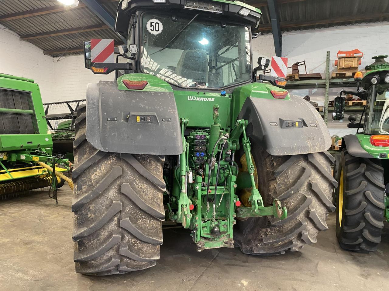 John Deere 7R 350 - Traktors: foto 3 John Deere 7R 350 - Traktors: foto 3