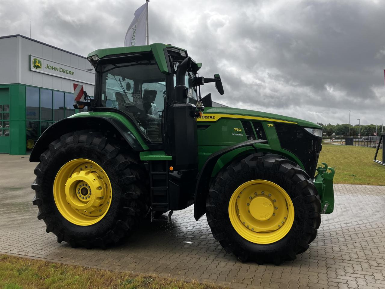 John Deere 7R 350 - Traktors: foto 2 John Deere 7R 350 - Traktors: foto 2