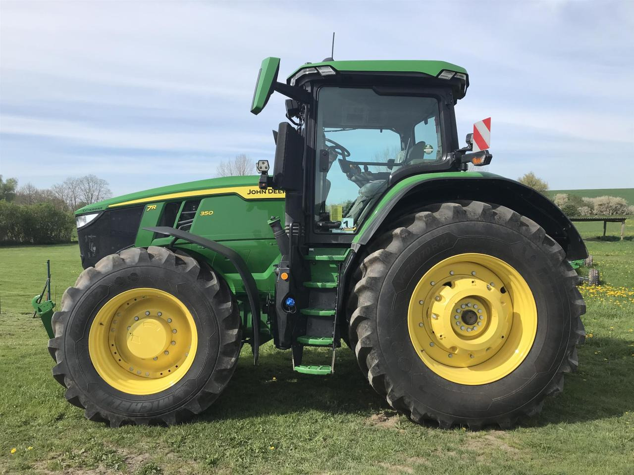 John Deere 7R 350 - Traktors: foto 1 John Deere 7R 350 - Traktors: foto 1