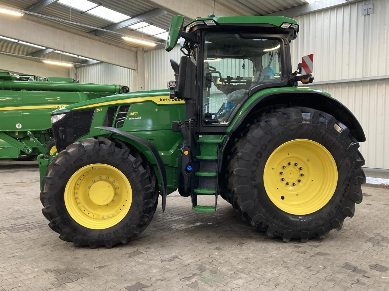 John Deere 7R 350 - Traktors: foto 5 John Deere 7R 350 - Traktors: foto 5
