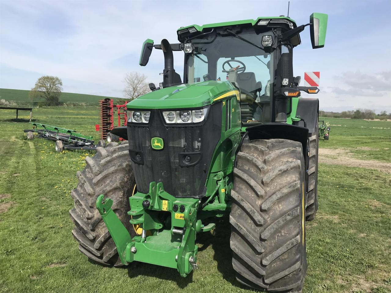 John Deere 7R 350 - Traktors: foto 3 John Deere 7R 350 - Traktors: foto 3