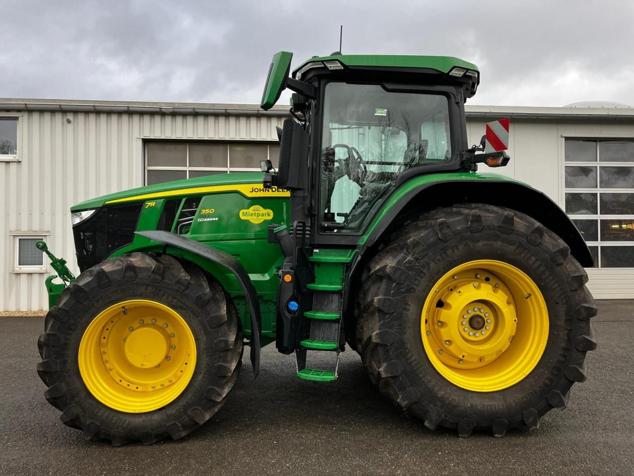 John Deere 7R 350 - Traktors: foto 1 John Deere 7R 350 - Traktors: foto 1