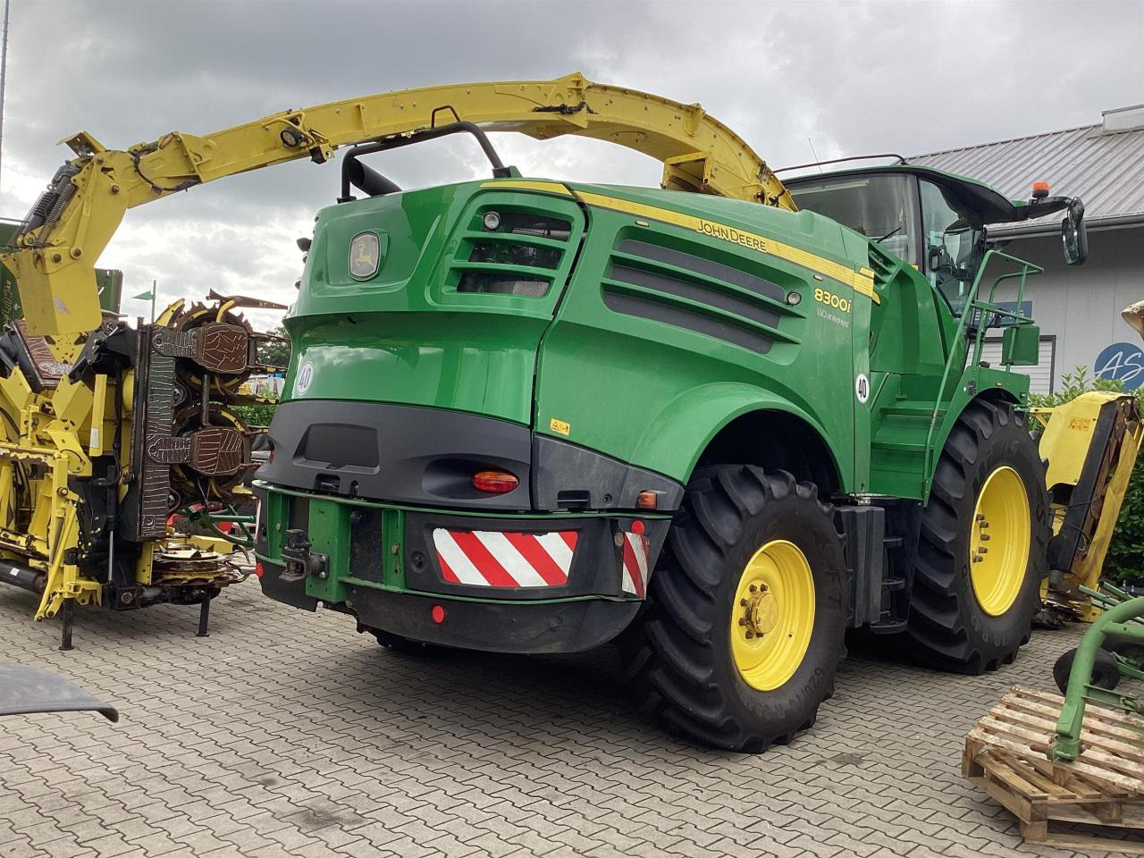 John Deere 8300 - Lopbarības kombains: foto 3 John Deere 8300 - Lopbarības kombains: foto 3