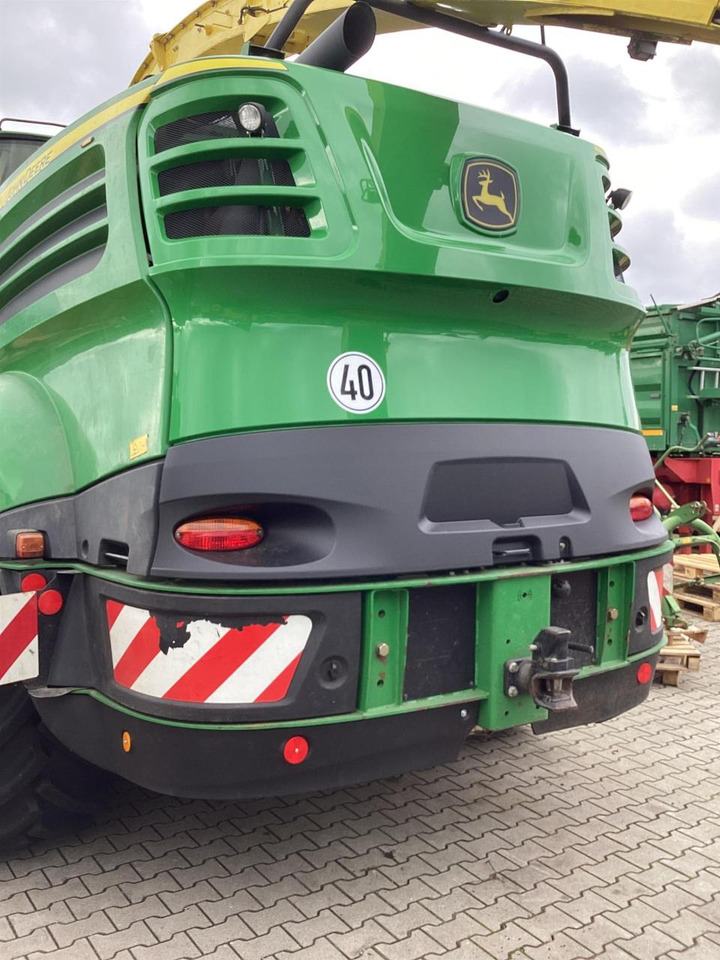 John Deere 8300 - Lopbarības kombains: foto 5 John Deere 8300 - Lopbarības kombains: foto 5