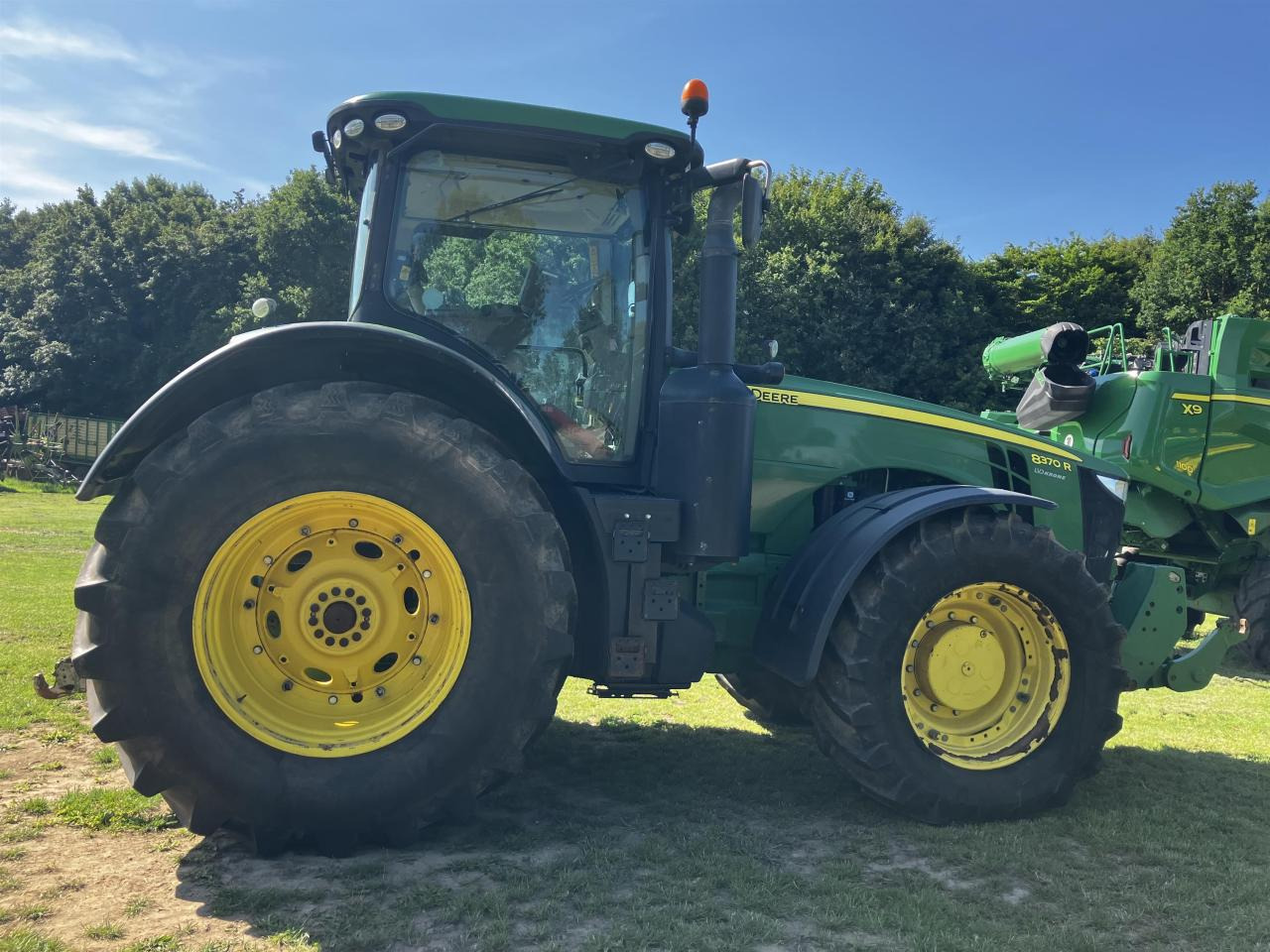 John Deere 8370R - Traktors: foto 2 John Deere 8370R - Traktors: foto 2