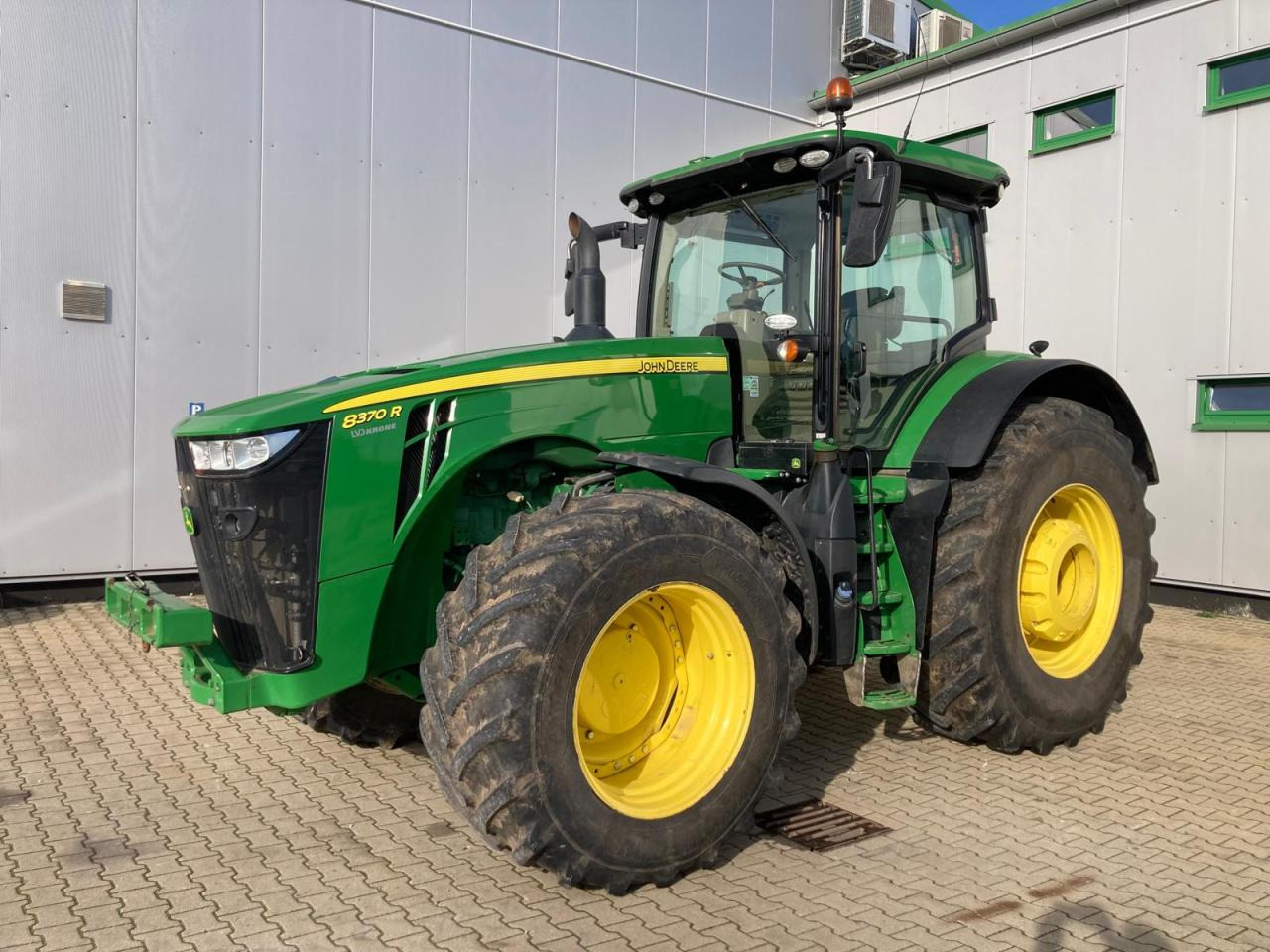John Deere 8370R - Traktors: foto 1 John Deere 8370R - Traktors: foto 1