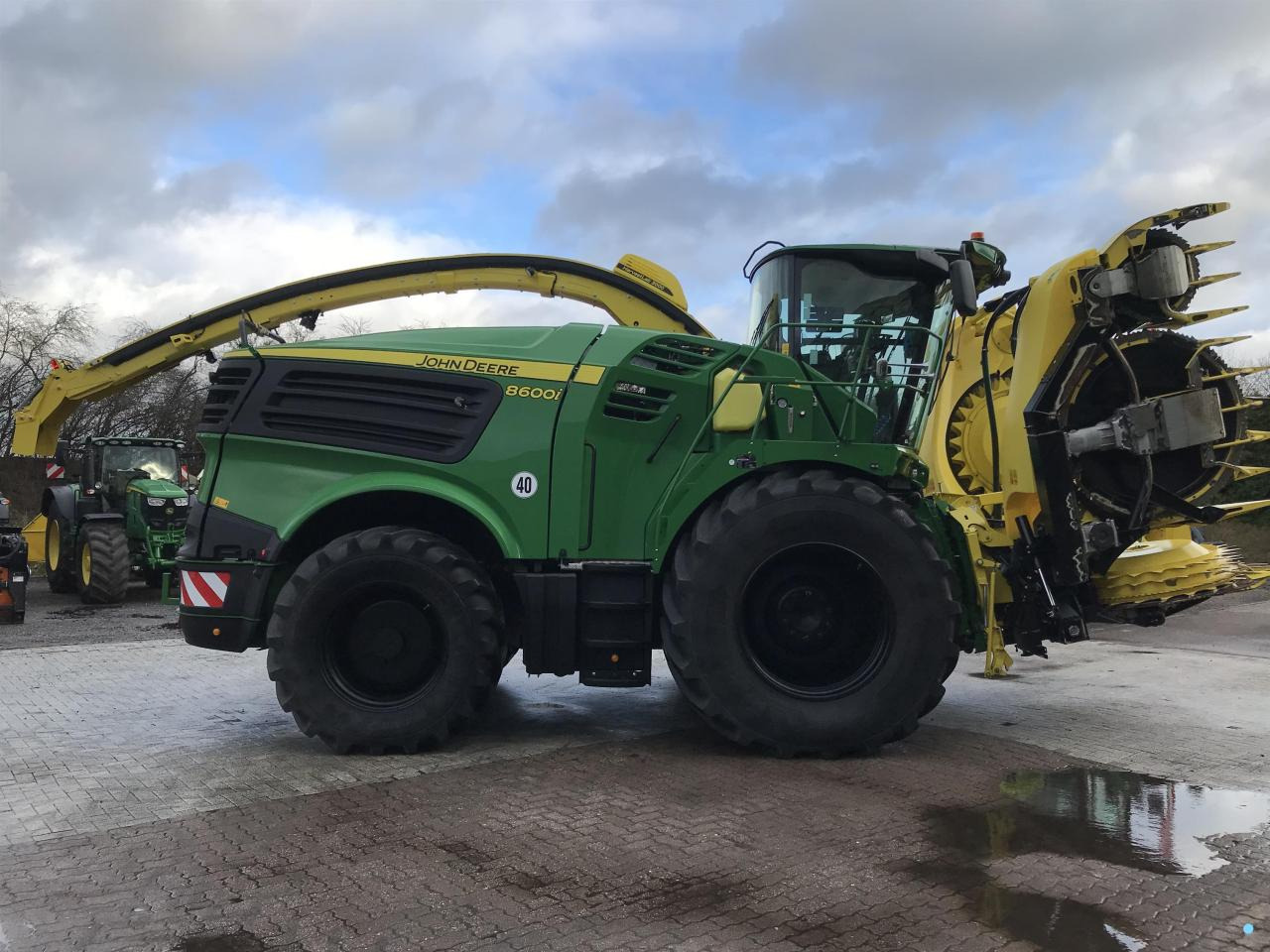 John Deere 8600 - Lopbarības kombains: foto 2 John Deere 8600 - Lopbarības kombains: foto 2