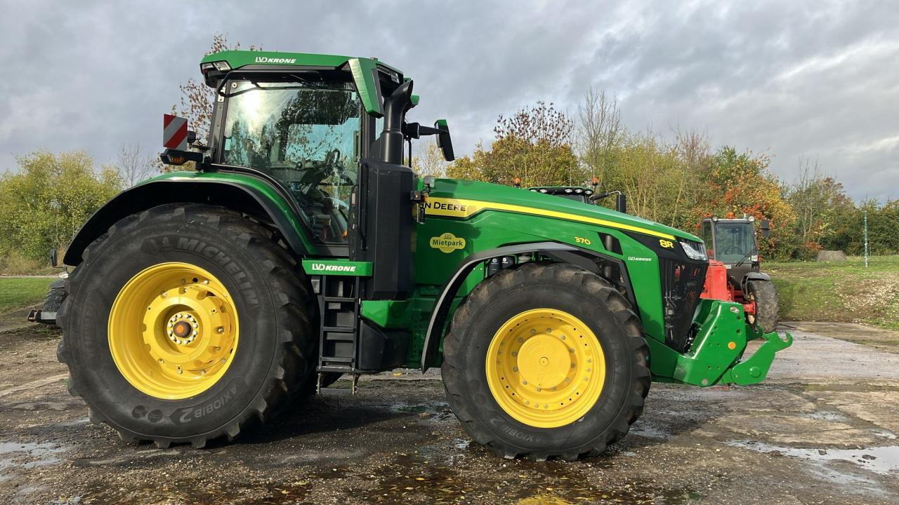 John Deere 8R 370 - Traktors: foto 3 John Deere 8R 370 - Traktors: foto 3