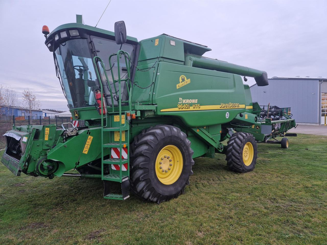 John Deere 9640i WTS HM - Labības kombains: foto 1 John Deere 9640i WTS HM - Labības kombains: foto 1