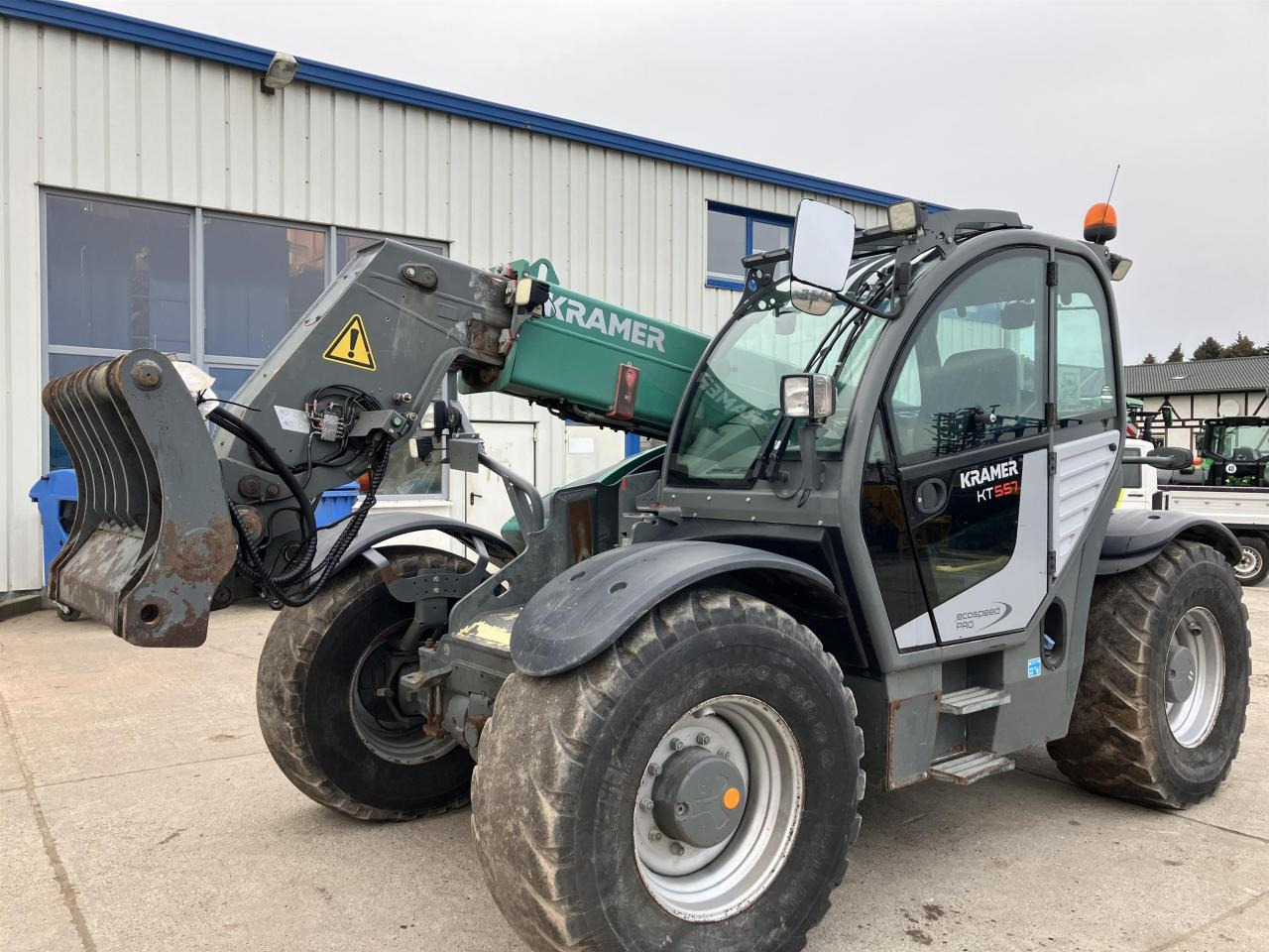 Kramer KT557 - Teleskopiskais iekrāvējs: foto 1 Kramer KT557 - Teleskopiskais iekrāvējs: foto 1