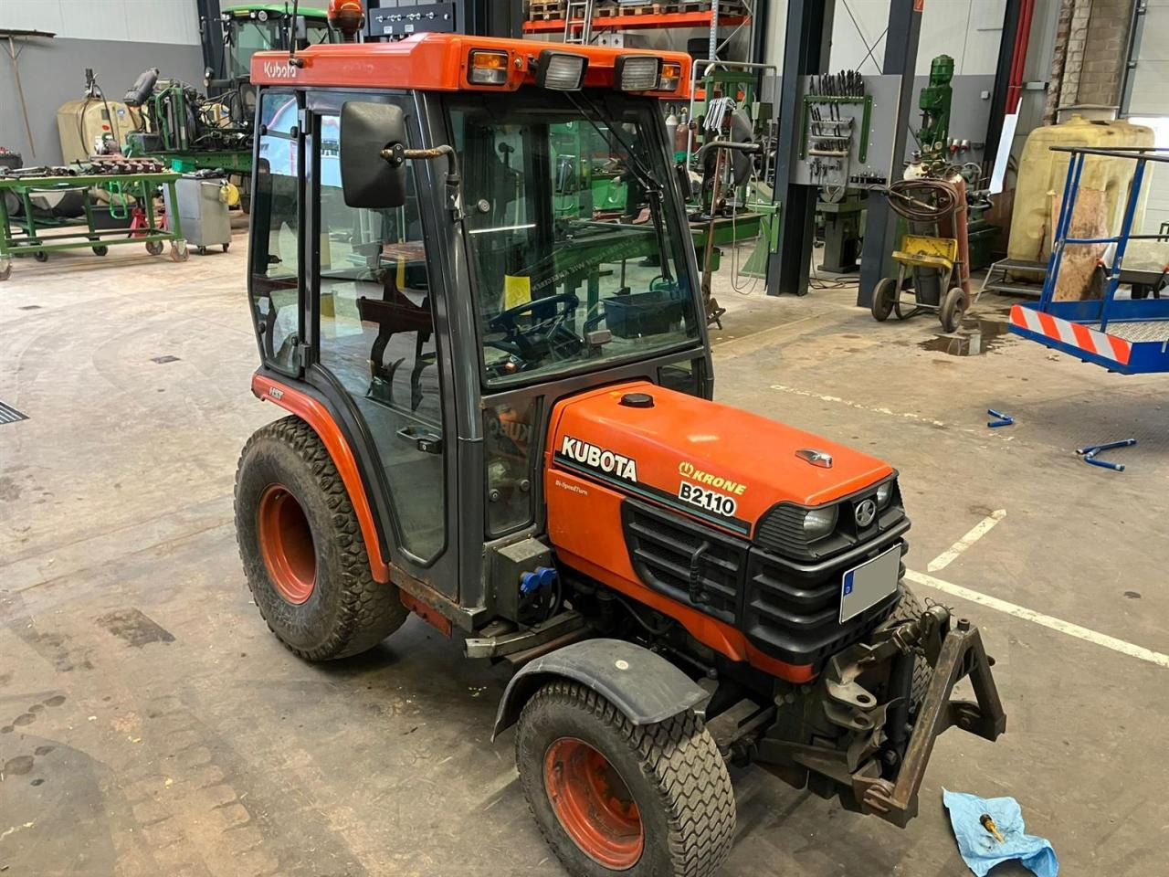 Kubota B2110 - Komunālais traktors: foto 1 Kubota B2110 - Komunālais traktors: foto 1