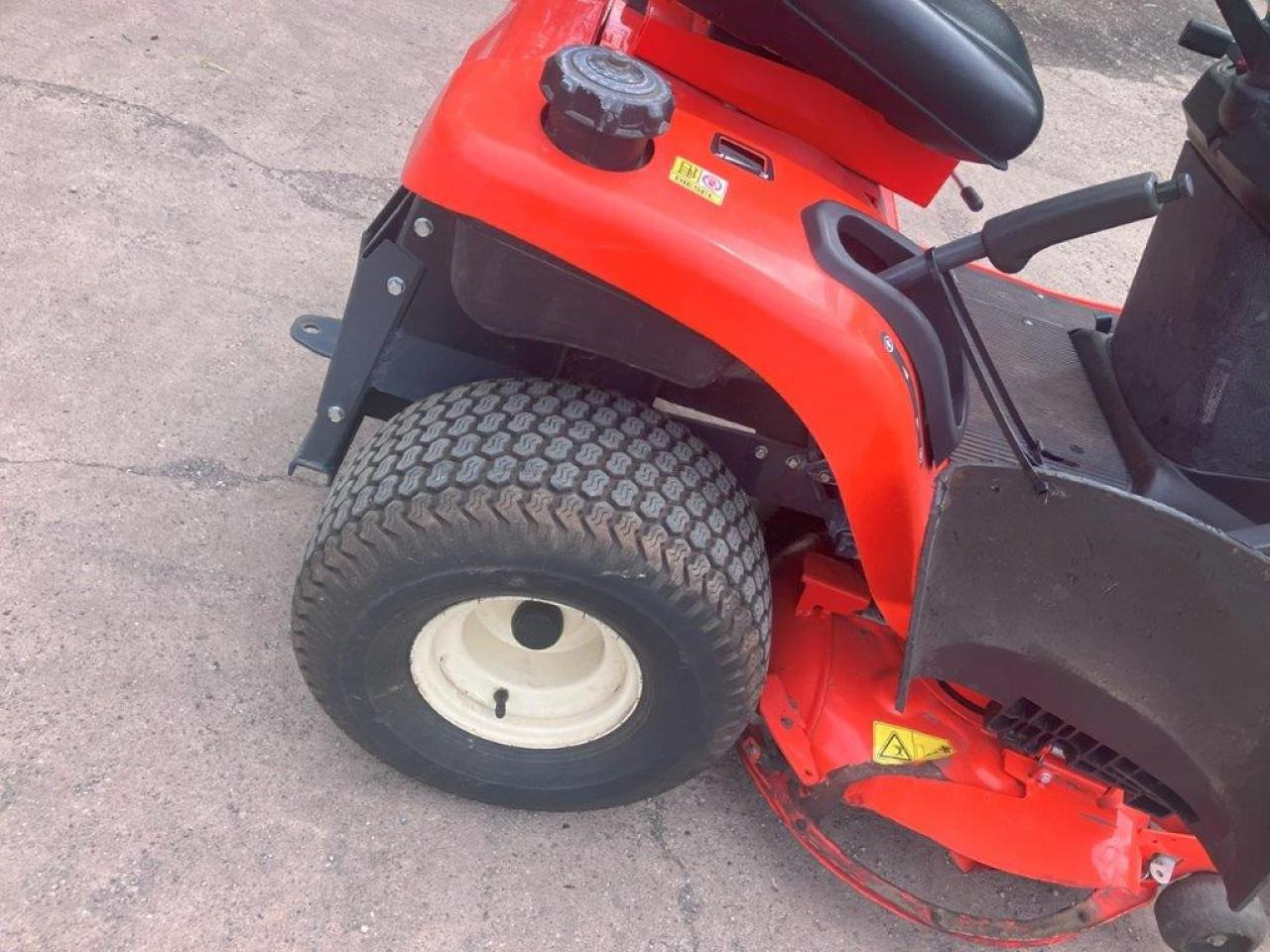 Kubota GR1600-ID-II - Zāles pļāvējs: foto 5 Kubota GR1600-ID-II - Zāles pļāvējs: foto 5