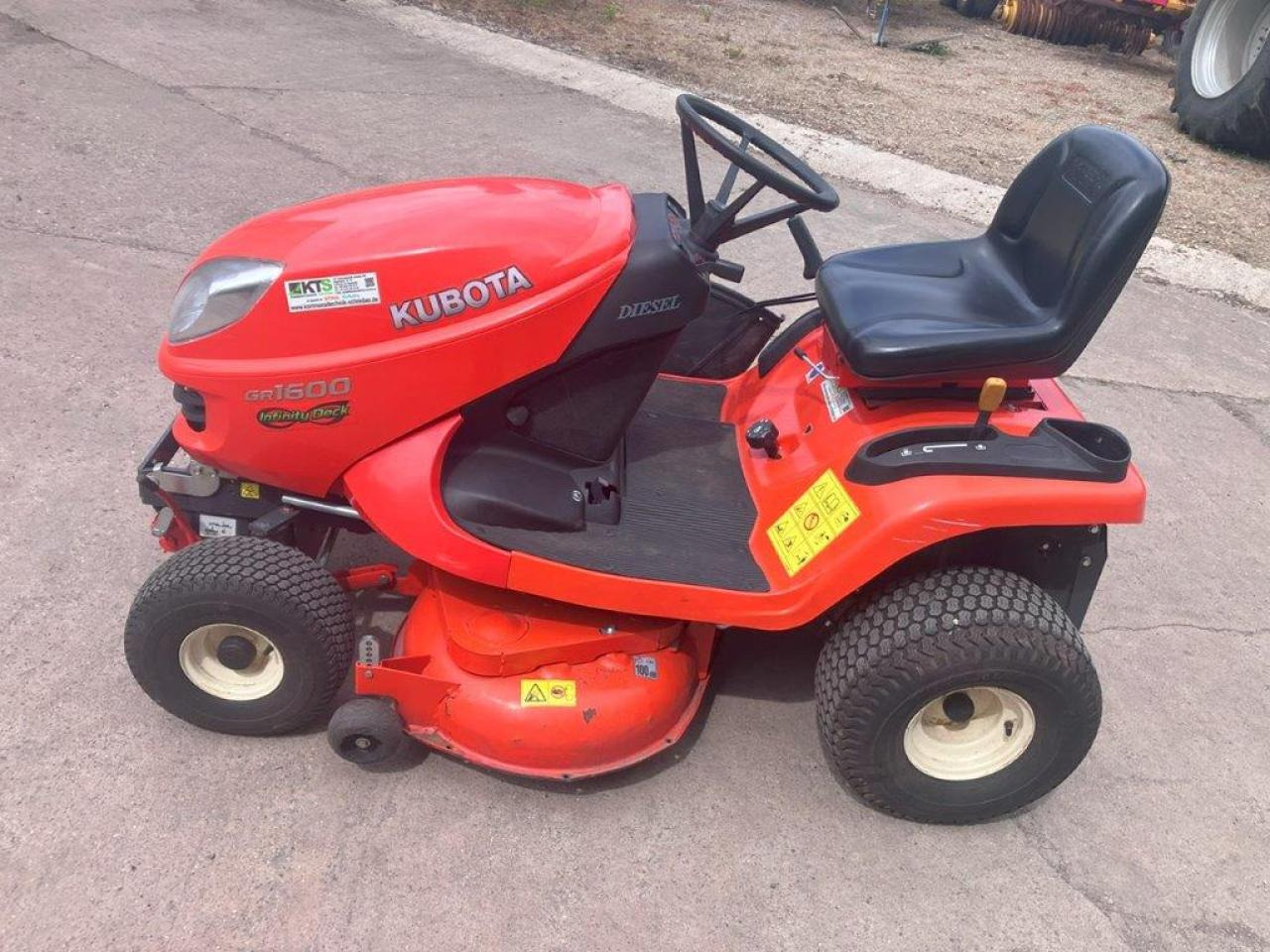 Kubota GR1600-ID-II - Zāles pļāvējs: foto 1 Kubota GR1600-ID-II - Zāles pļāvējs: foto 1