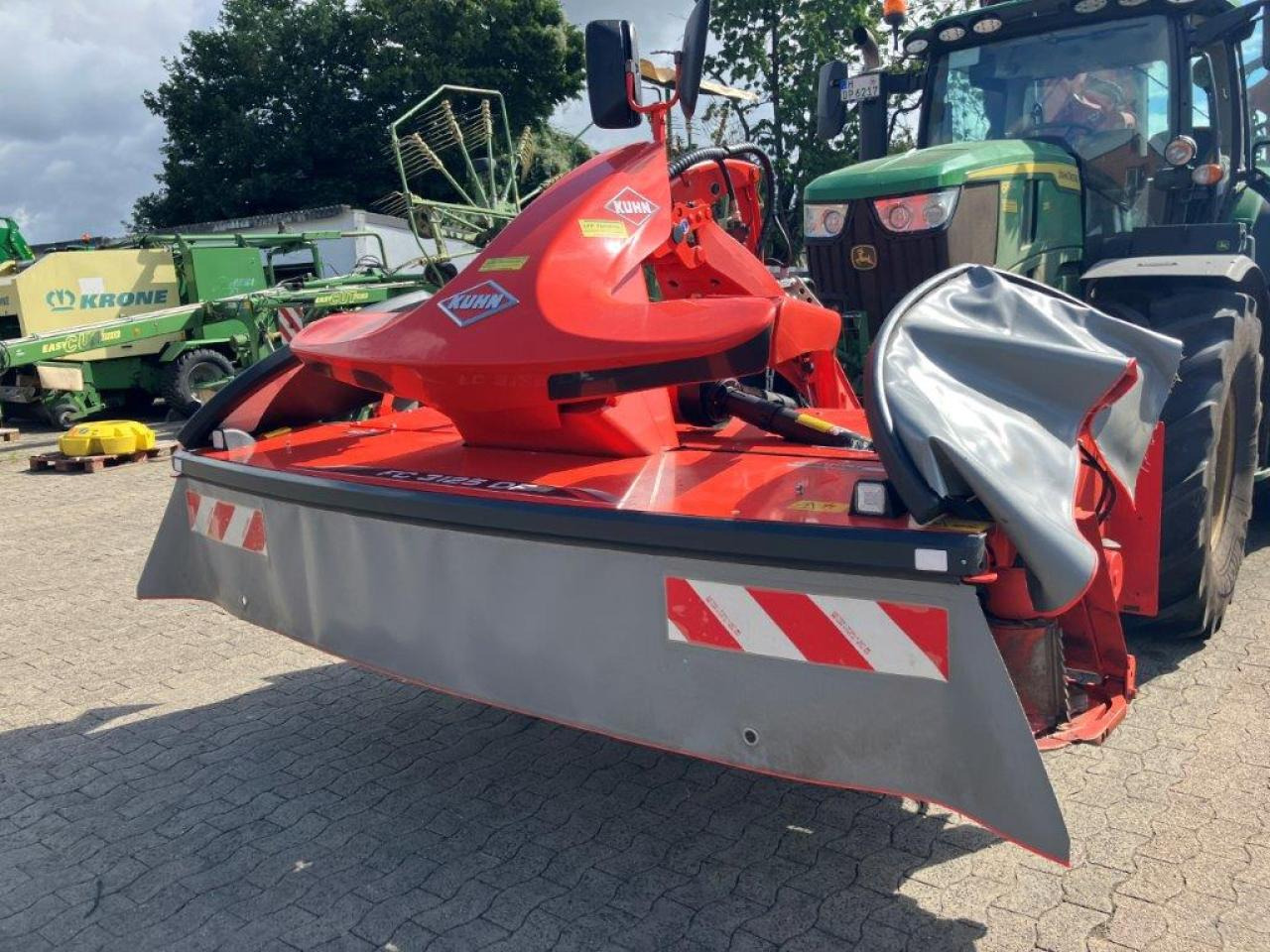 Kuhn FC9330D-RA - Pļāvējs: foto 5 Kuhn FC9330D-RA - Pļāvējs: foto 5