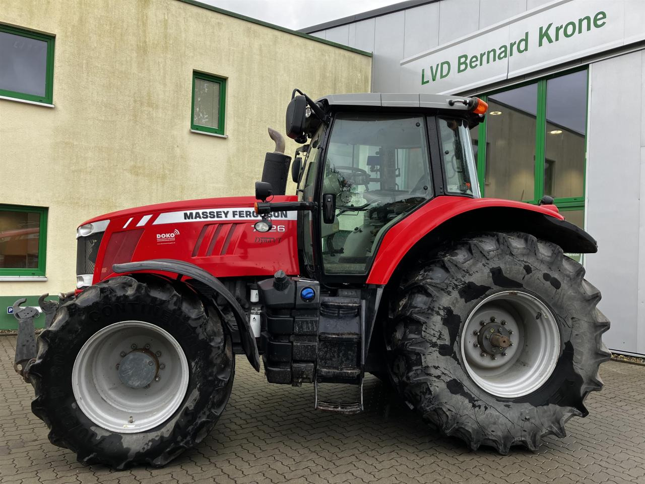 Massey Ferguson 7726 - Traktors: foto 1 Massey Ferguson 7726 - Traktors: foto 1
