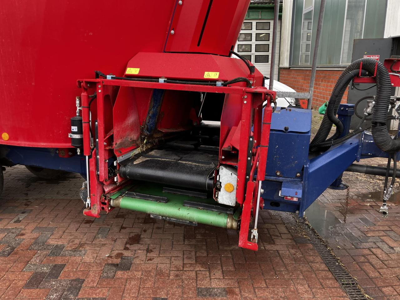 Mayer Trailed Line DUO 18 - Lopbarības mikseris: foto 4 Mayer Trailed Line DUO 18 - Lopbarības mikseris: foto 4