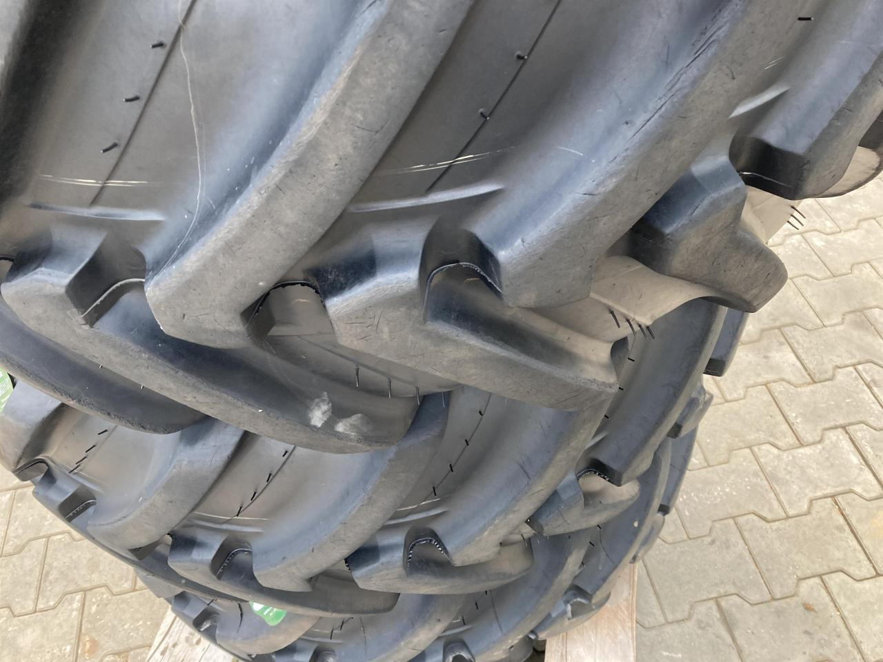Michelin 400/70R20 - Riepa - Lauksaimniecības tehnika: foto 3 Michelin 400/70R20 - Riepa - Lauksaimniecības tehnika: foto 3