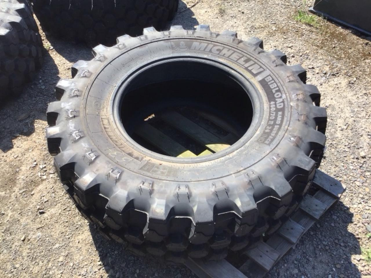 Michelin 460/70R24 - Riepa - Lauksaimniecības tehnika: foto 1 Michelin 460/70R24 - Riepa - Lauksaimniecības tehnika: foto 1
