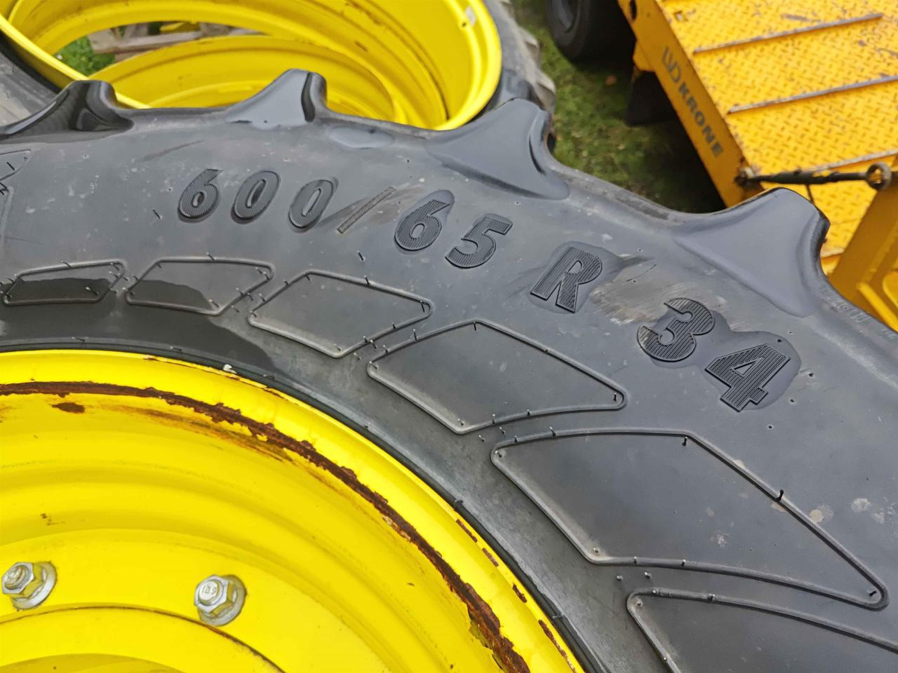 Mitas 600/65R34 - Riepa - Lauksaimniecības tehnika: foto 5 Mitas 600/65R34 - Riepa - Lauksaimniecības tehnika: foto 5