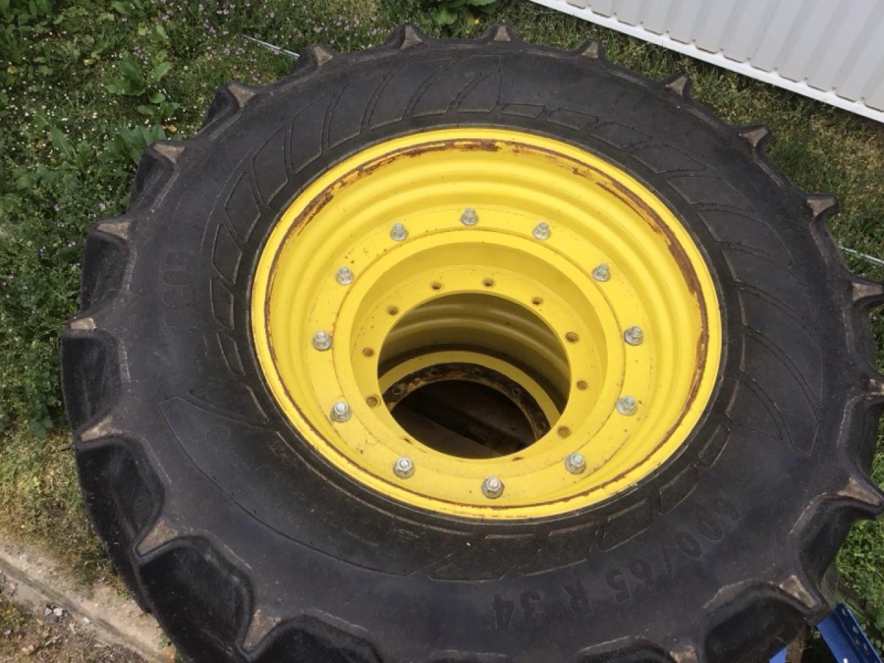 Mitas 680/80R42 - Riepa - Lauksaimniecības tehnika: foto 1 Mitas 680/80R42 - Riepa - Lauksaimniecības tehnika: foto 1