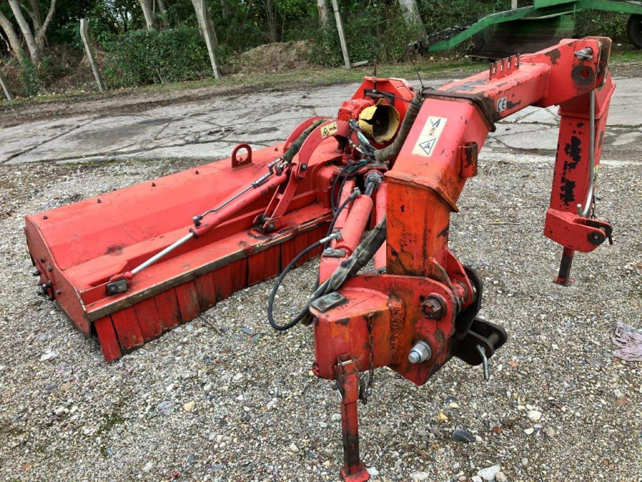 Sauerburger Alpha 2150 - Pļaujmašīna-smalcinātājs: foto 1 Sauerburger Alpha 2150 - Pļaujmašīna-smalcinātājs: foto 1