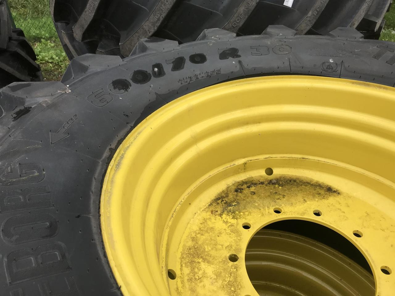 Trelleborg 600/70R30 - Riepa - Lauksaimniecības tehnika: foto 4 Trelleborg 600/70R30 - Riepa - Lauksaimniecības tehnika: foto 4