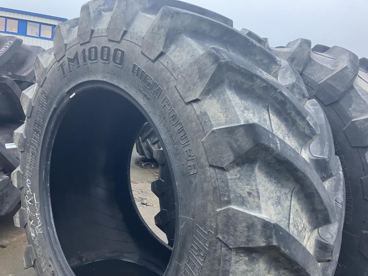 Trelleborg 650/60R34 - Riepa - Lauksaimniecības tehnika: foto 1 Trelleborg 650/60R34 - Riepa - Lauksaimniecības tehnika: foto 1