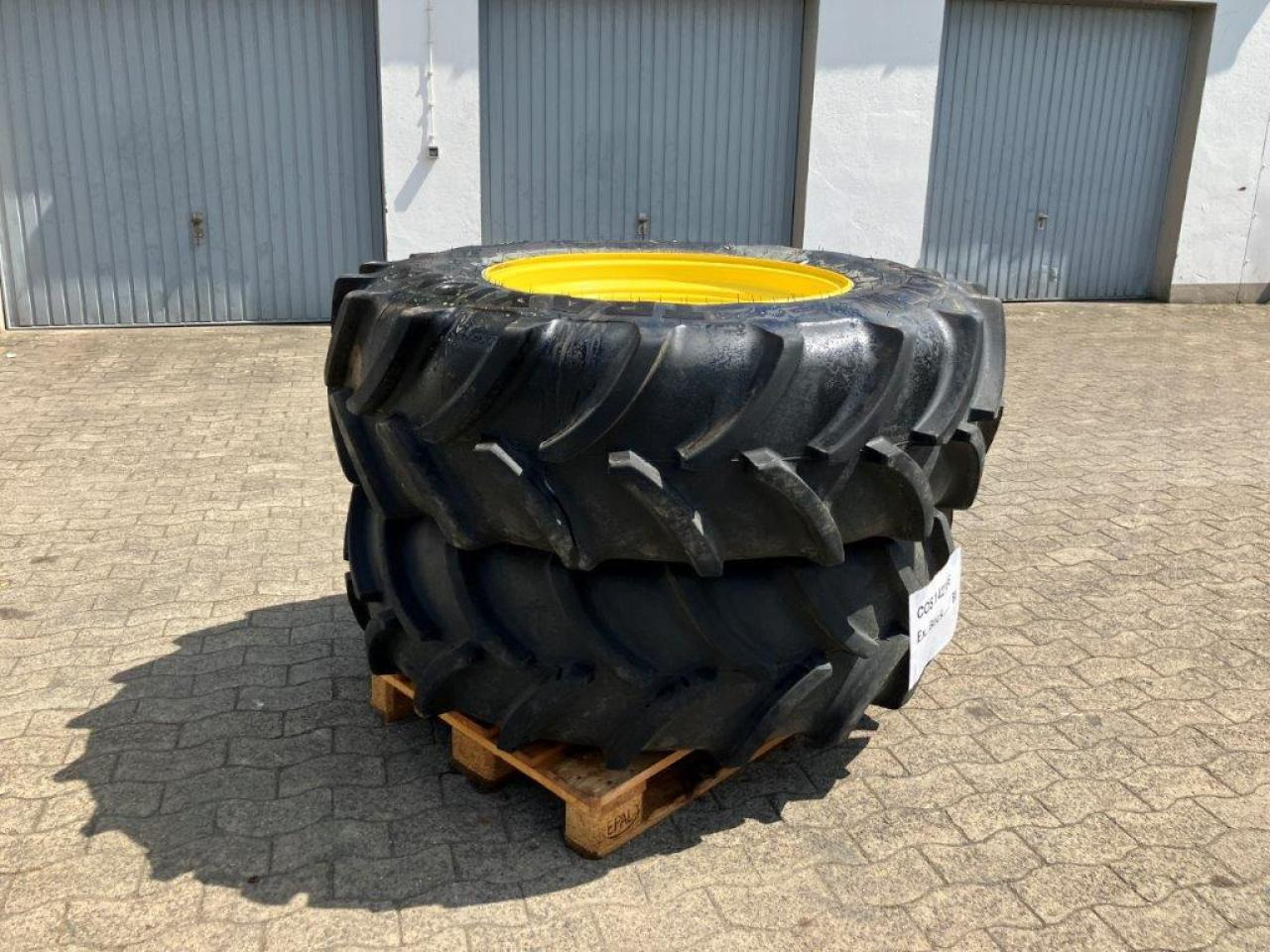 Vredestein 420/85R30 - Riepa - Lauksaimniecības tehnika: foto 1 Vredestein 420/85R30 - Riepa - Lauksaimniecības tehnika: foto 1