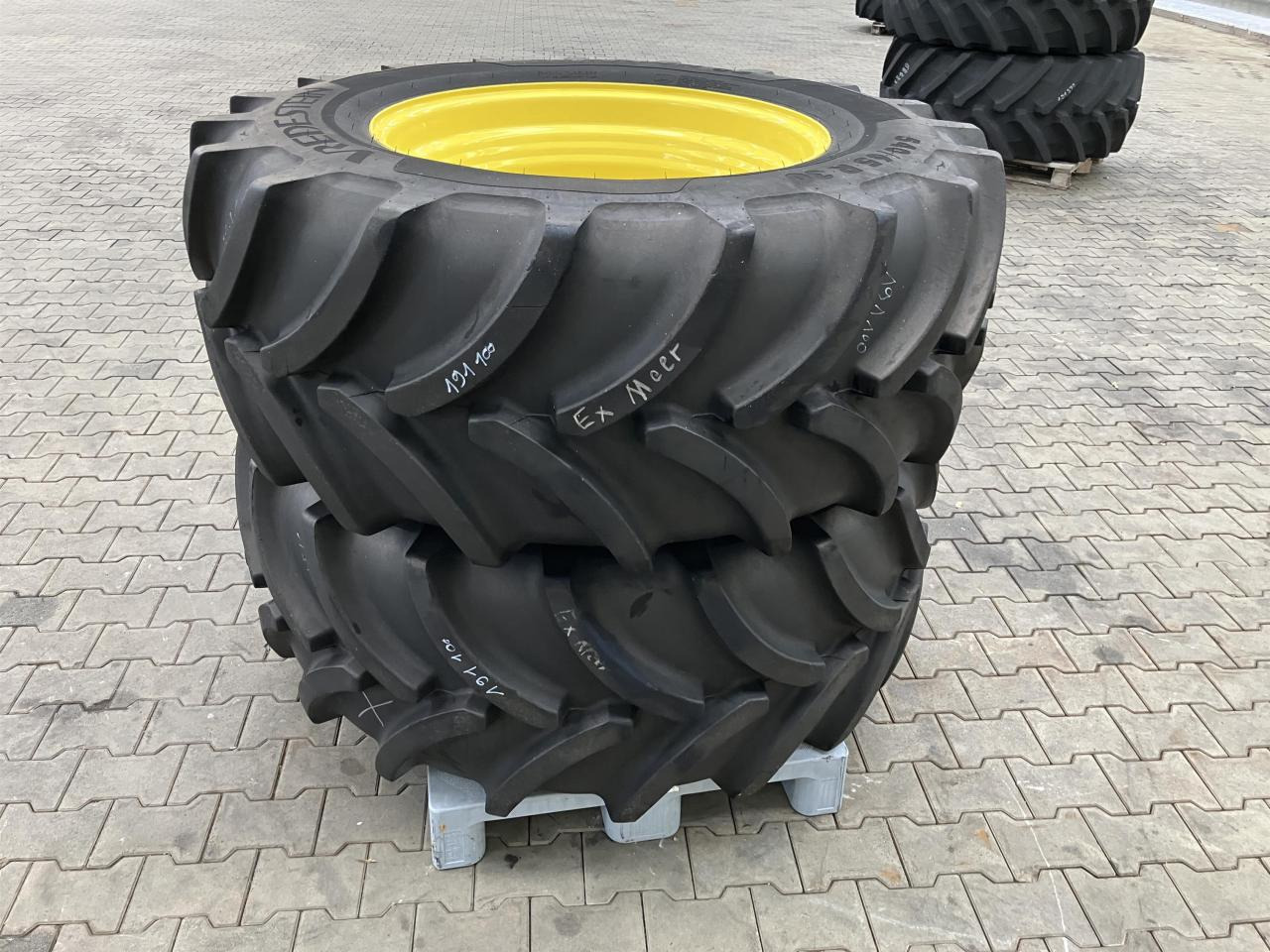 Vredestein 540/65R30 - Riepa - Lauksaimniecības tehnika: foto 2 Vredestein 540/65R30 - Riepa - Lauksaimniecības tehnika: foto 2