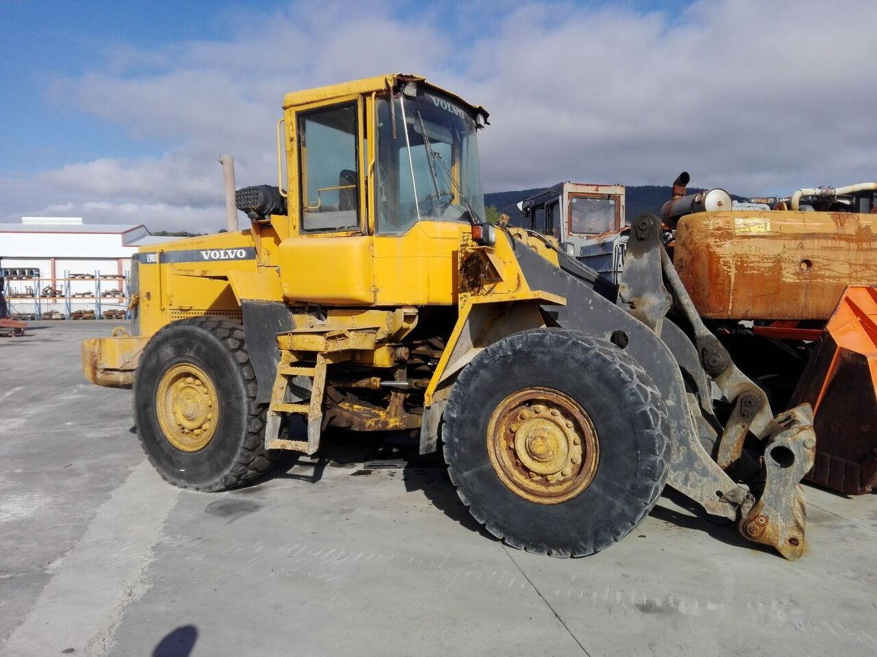 Volvo L90D - Riteņu iekrāvējs: foto 1 Volvo L90D - Riteņu iekrāvējs: foto 1