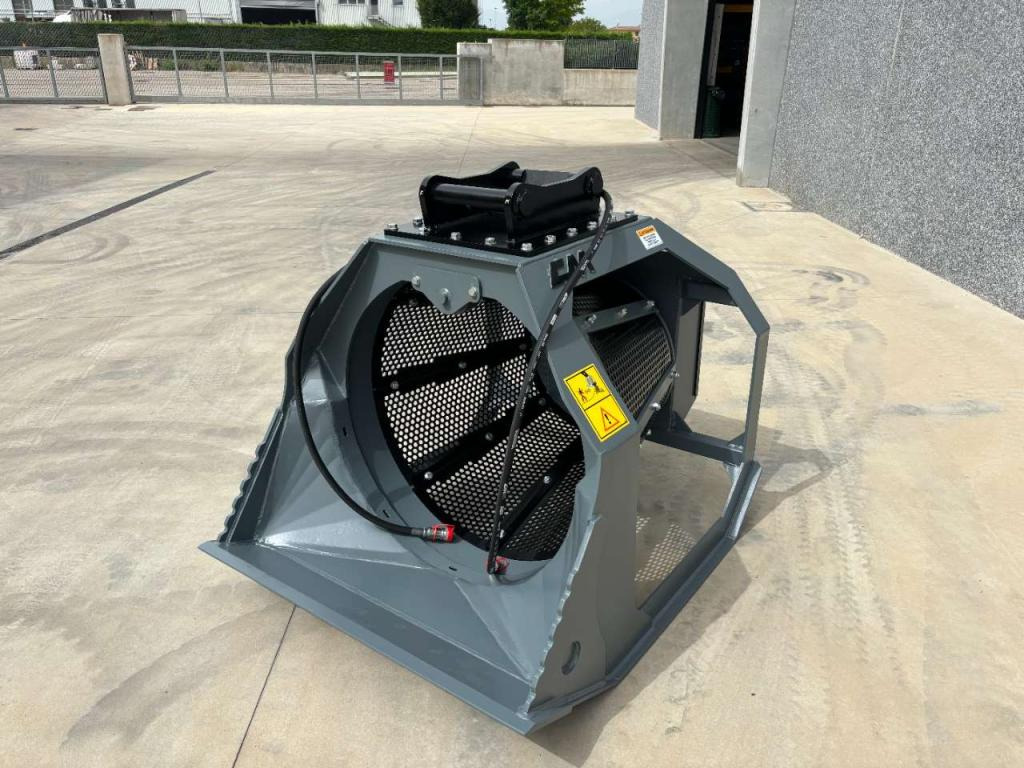 CM Crusher CBR 12 Screening Bucket - Kauss - Kompaktiekrāvējs: foto 3 CM Crusher CBR 12 Screening Bucket - Kauss - Kompaktiekrāvējs: foto 3