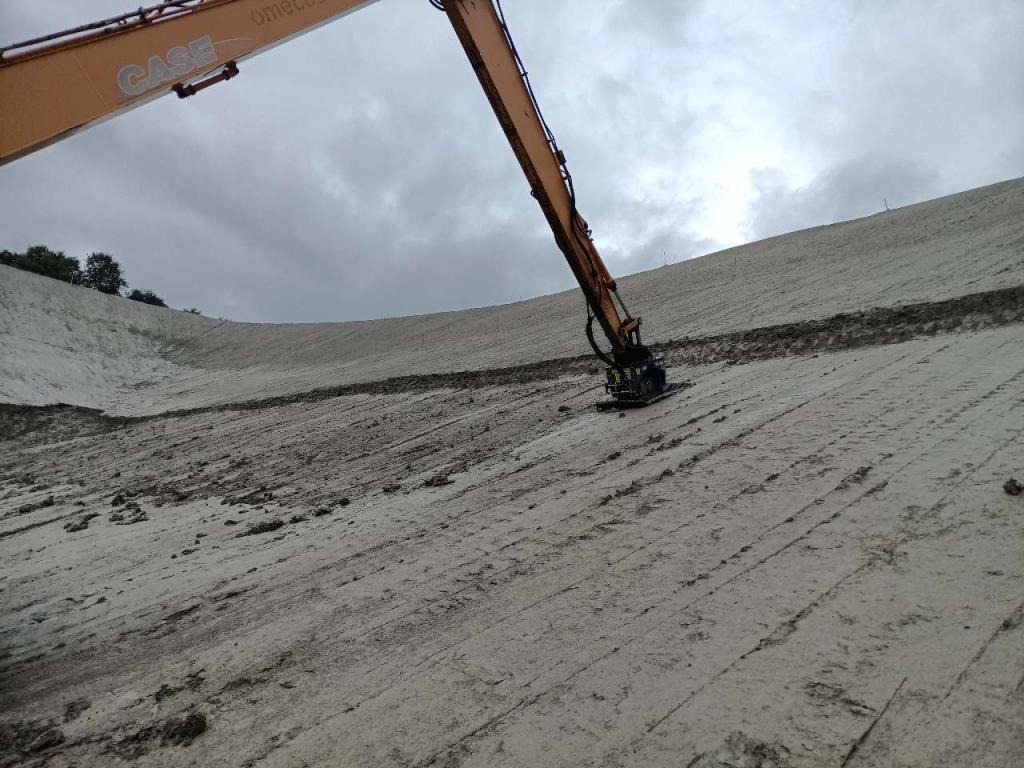 CM Crusher PV 60.100 Vibrating Plate - Vibrobliete: foto 2 CM Crusher PV 60.100 Vibrating Plate - Vibrobliete: foto 2