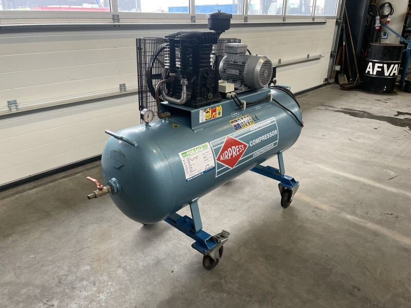 Airpress K300/600 Elektrische Zuigercompressor 3 kW 400 L / min 10 Bar - Gaisa kompresors: foto 2 Airpress K300/600 Elektrische Zuigercompressor 3 kW 400 L / min 10 Bar - Gaisa kompresors: foto 2