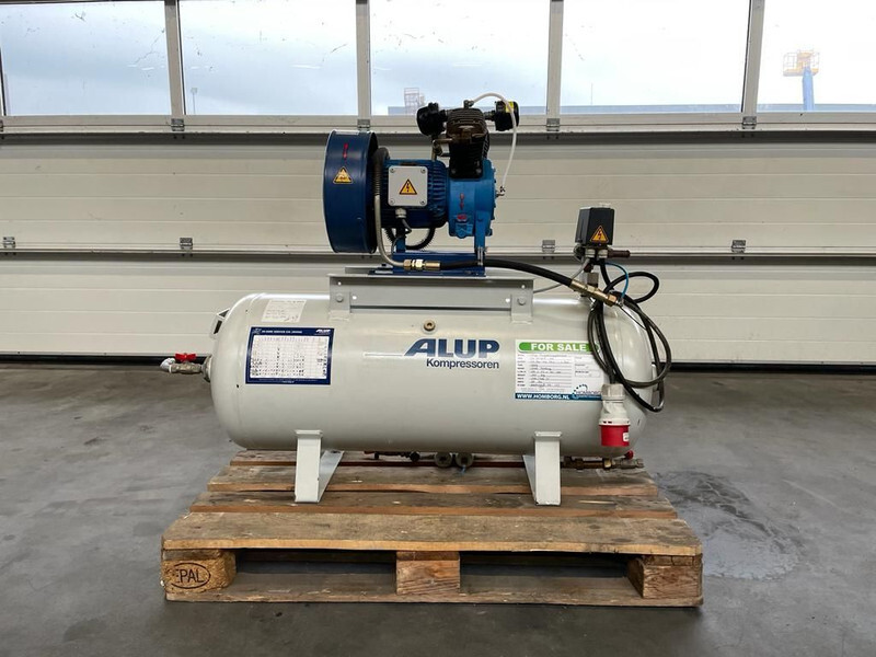 Alup 2.2 kW 240 L / min 10 Bar Elektrische Zuigercompressor op ketel - Gaisa kompresors: foto 1 Alup 2.2 kW 240 L / min 10 Bar Elektrische Zuigercompressor op ketel - Gaisa kompresors: foto 1