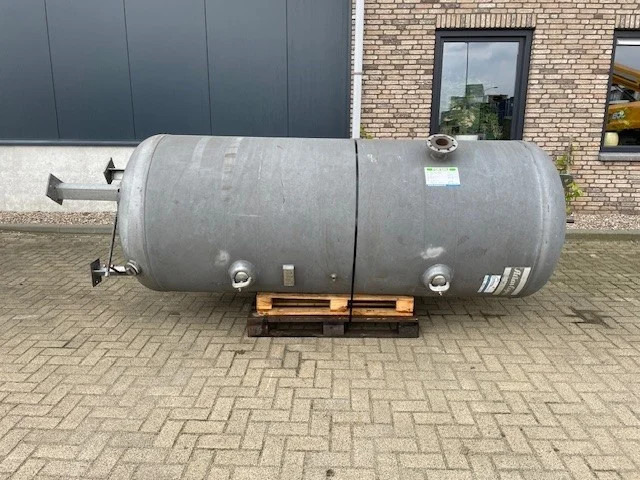 Atlas-Copco 3.000 Liter Gegalvaniseerde Verticale luchtketel 11 Bar - Gaisa kompresors: foto 1 Atlas-Copco 3.000 Liter Gegalvaniseerde Verticale luchtketel 11 Bar - Gaisa kompresors: foto 1