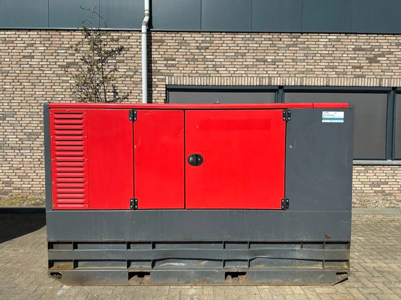 Atlas-Copco QAS 60 Perkins Stamford 60 kVA Silent Rental generatorset - Elektroģenerators: foto 1 Atlas-Copco QAS 60 Perkins Stamford 60 kVA Silent Rental generatorset - Elektroģenerators: foto 1